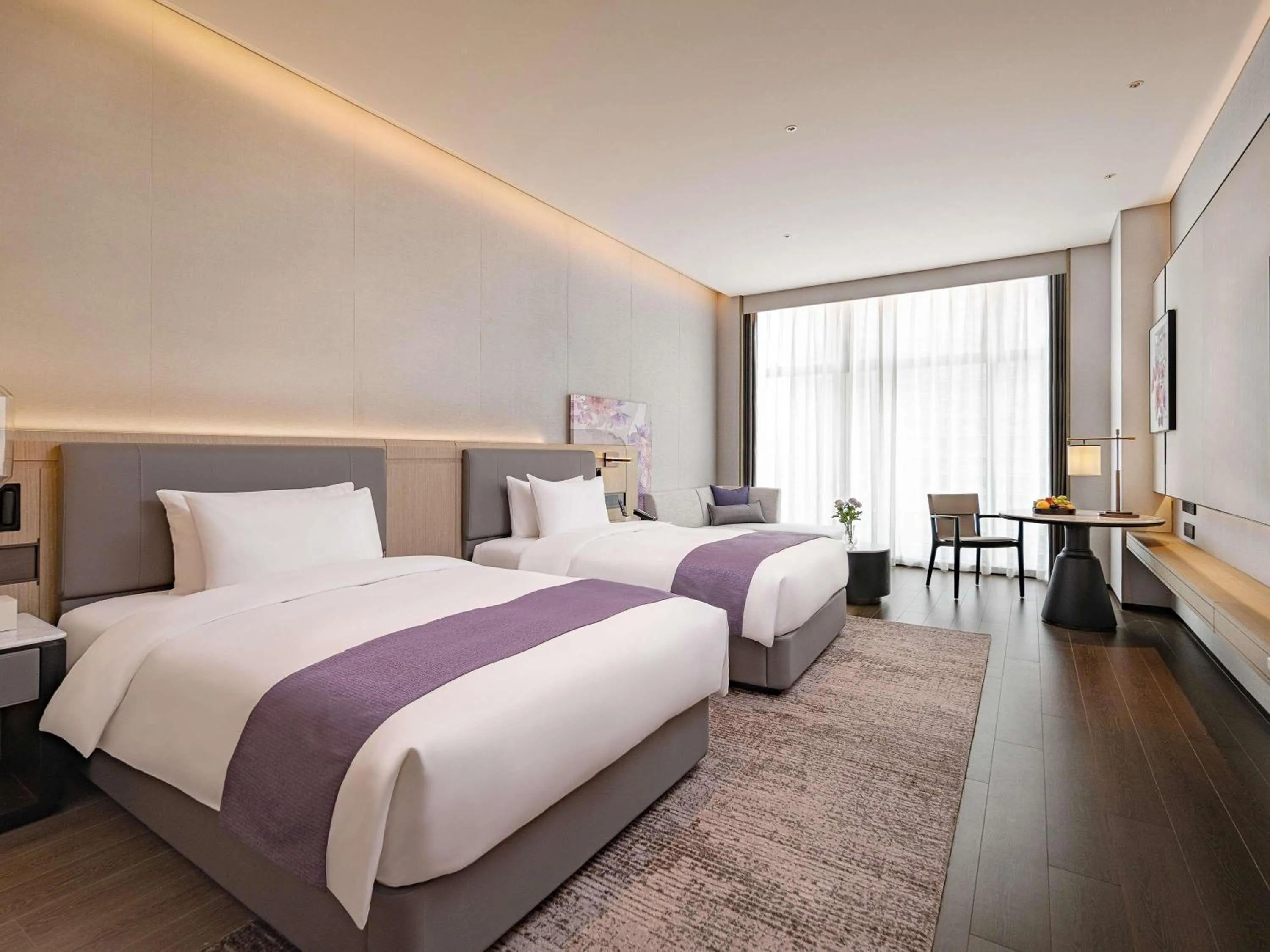 Bedroom, Bed in Grand Mercure Shenzhen Guangming