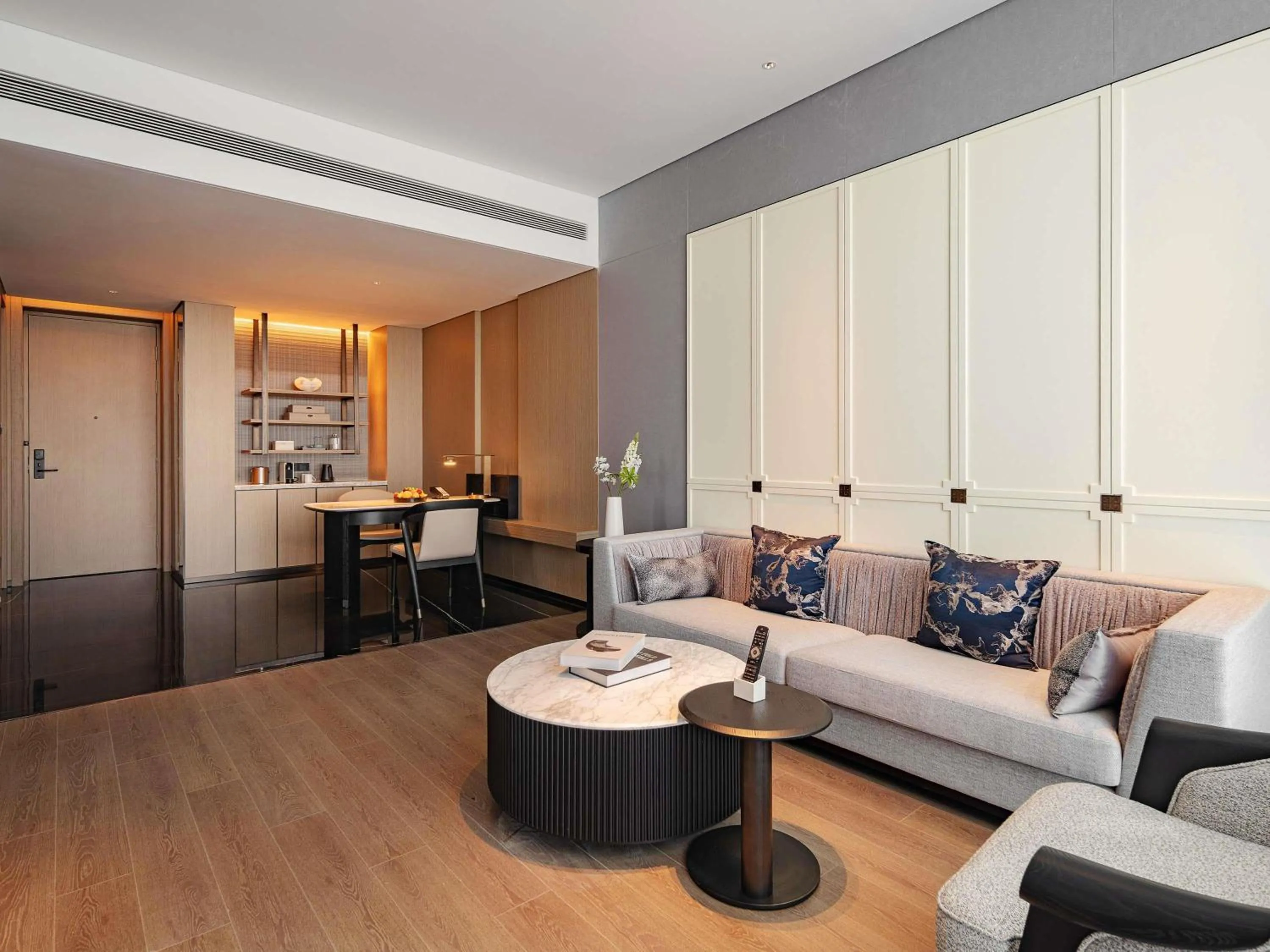 Bedroom in Grand Mercure Shenzhen Guangming