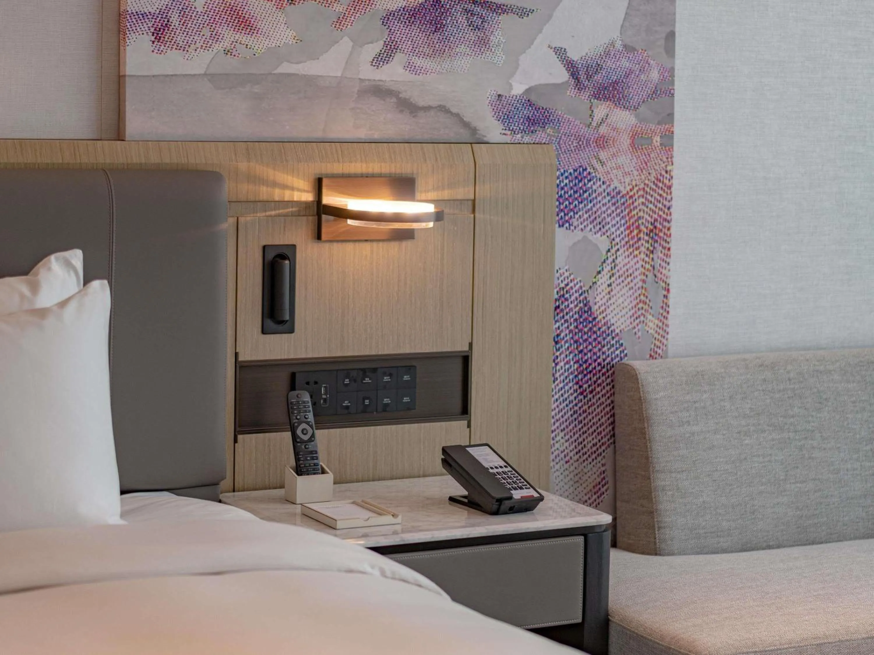 Bedroom, Bed in Grand Mercure Shenzhen Guangming