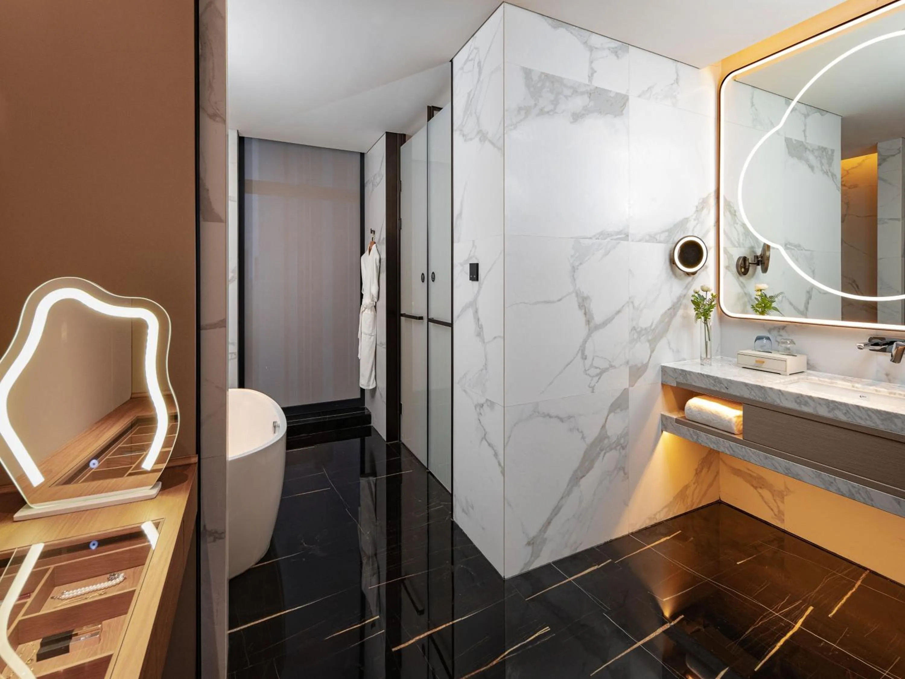 Bathroom in Grand Mercure Shenzhen Guangming