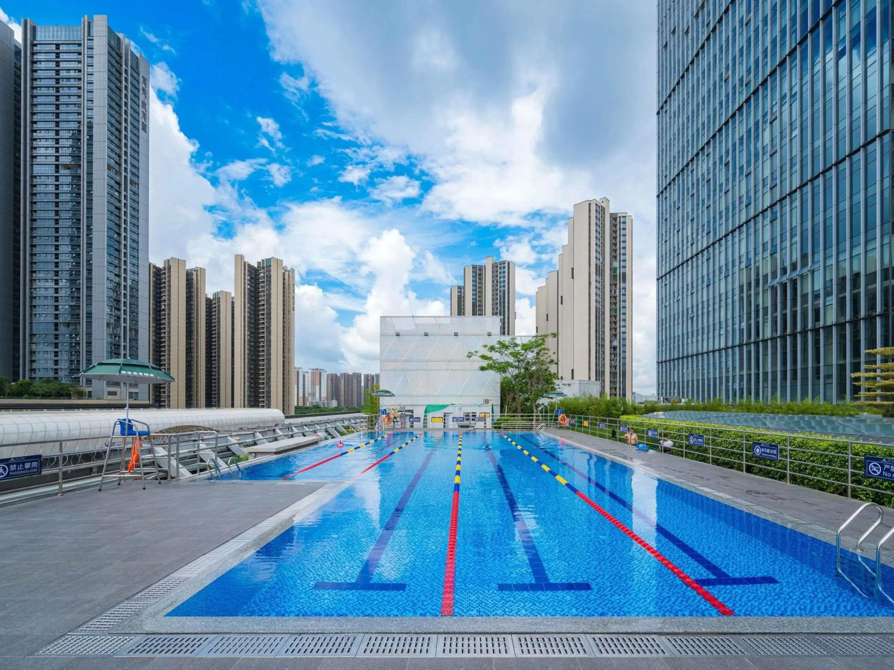 Pool view in Grand Mercure Shenzhen Guangming Pool view in Grand Mercure Shenzhen Guangming