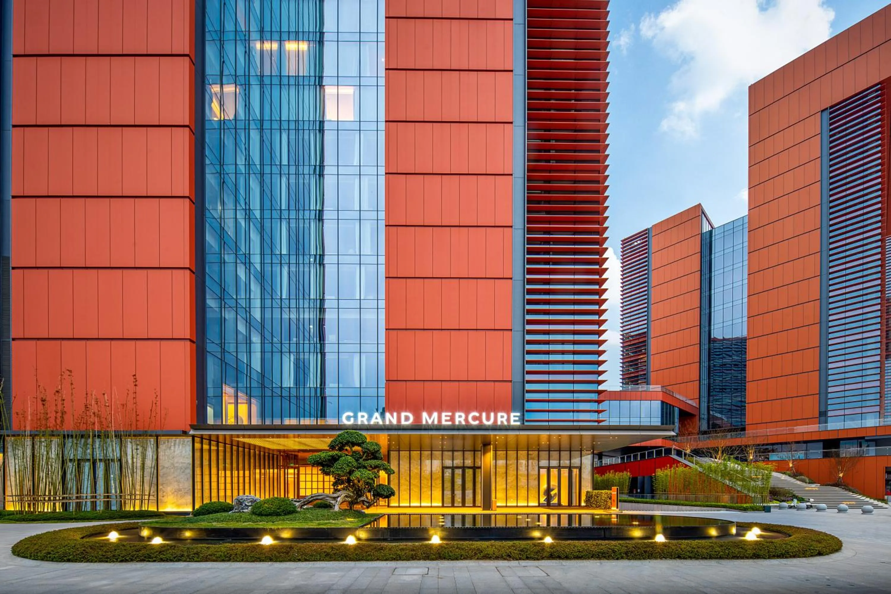 Property building in Grand Mercure Chengdu East