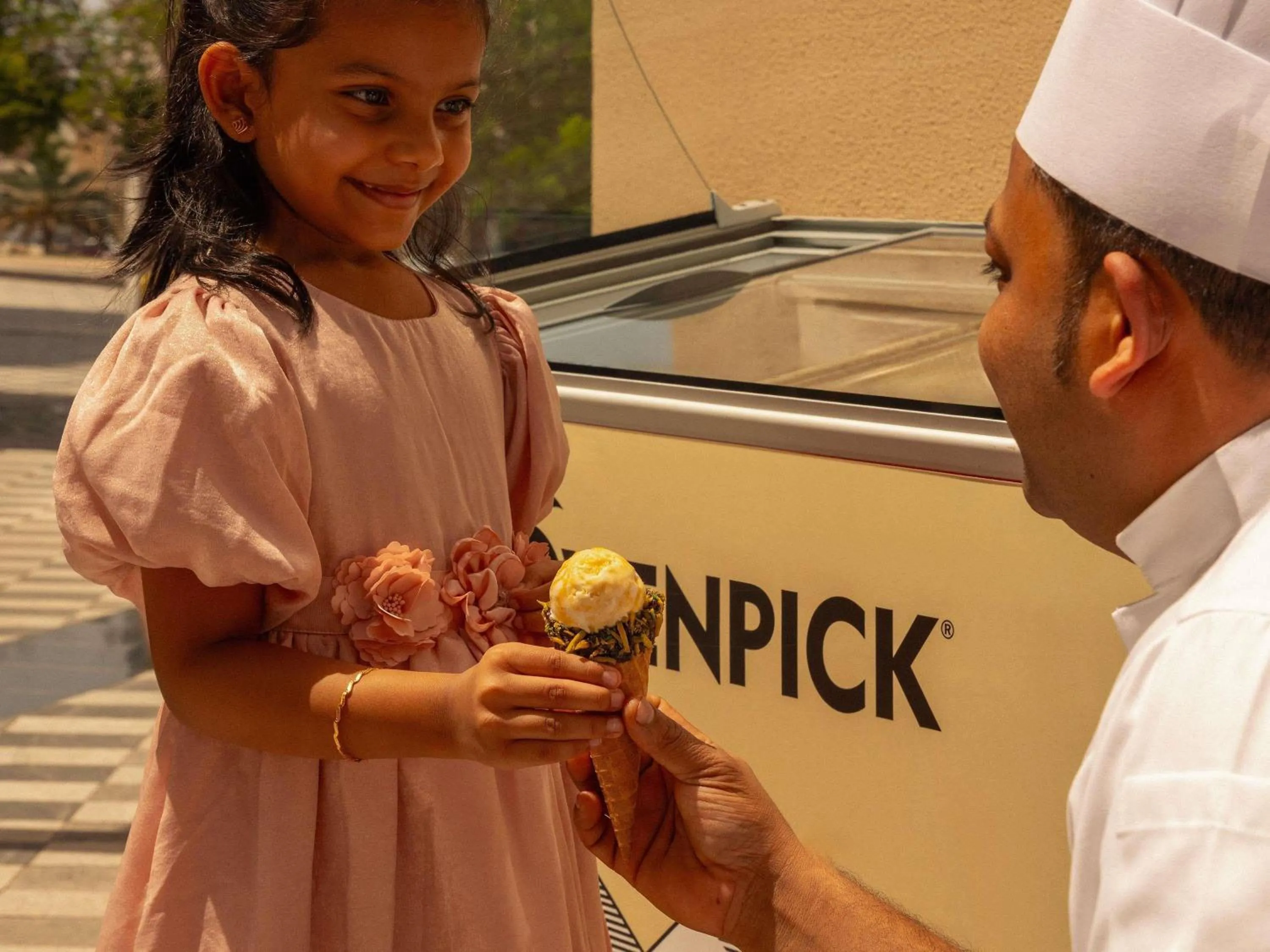 Restaurant/places to eat in Mövenpick Hotel & Apartments Ghala Muscat