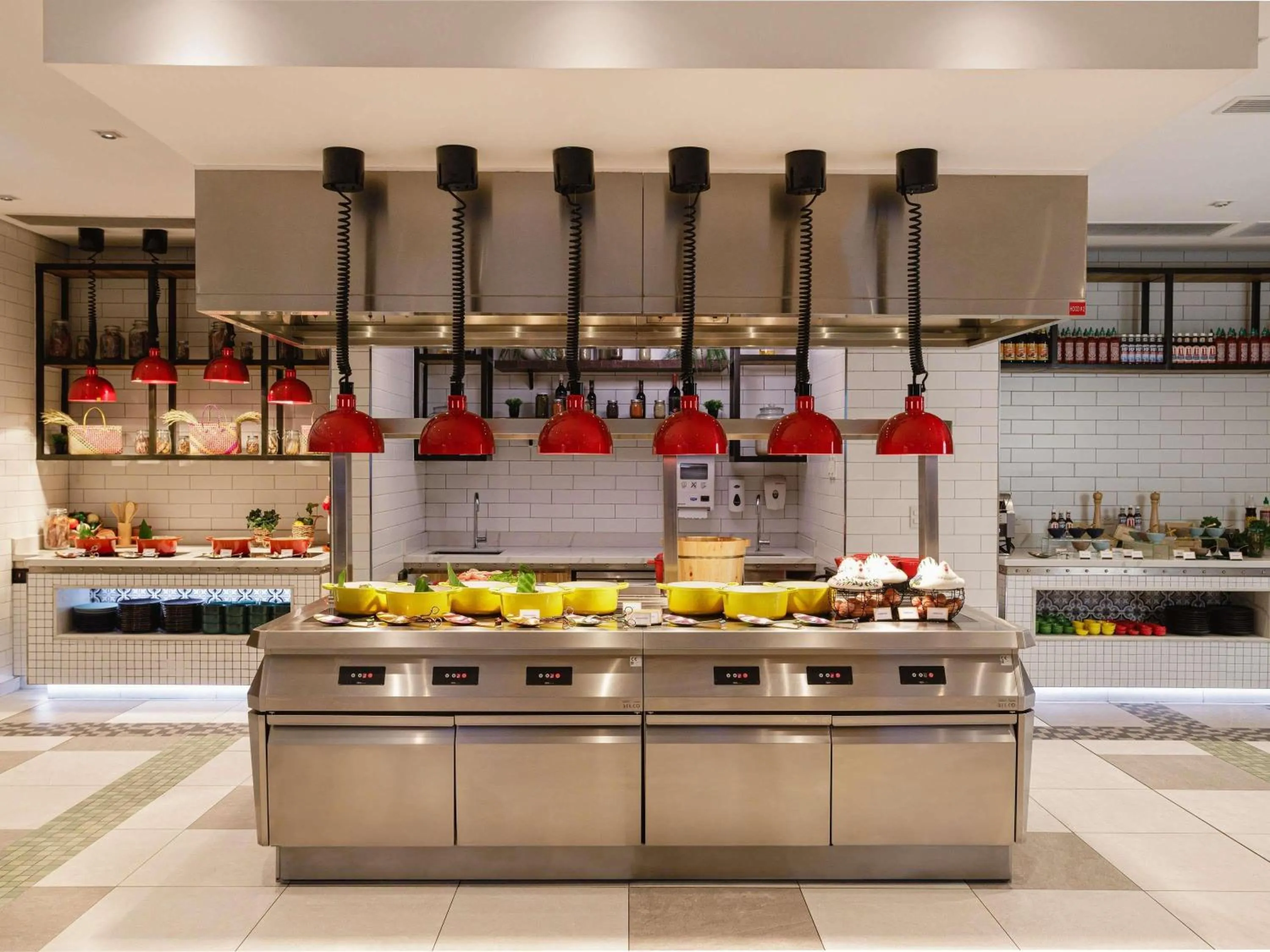 Restaurant/places to eat in ibis Styles Manila Araneta City