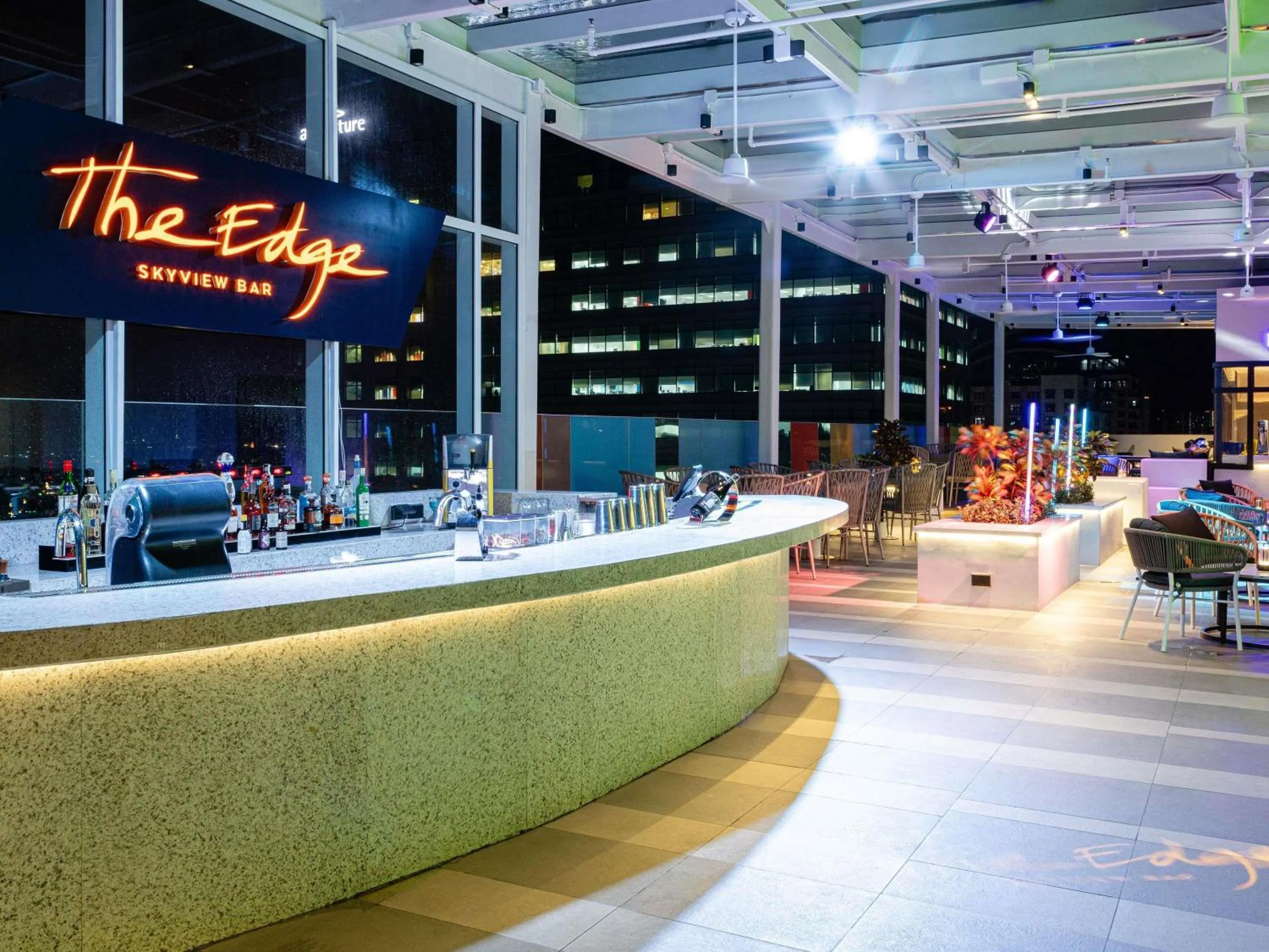 Lounge or bar in ibis Styles Manila Araneta City