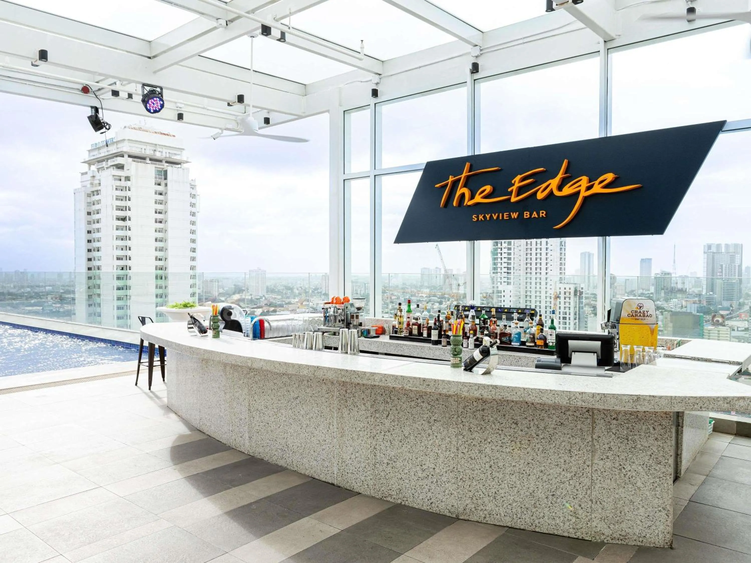 Lounge or bar in ibis Styles Manila Araneta City