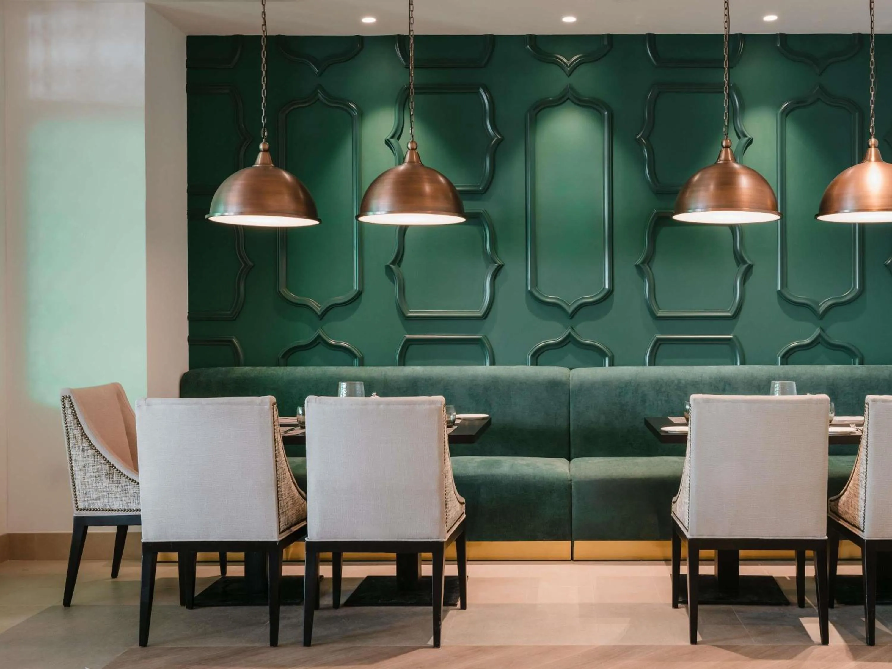 Restaurant/places to eat in Sofitel Al Hamra Beach Resort