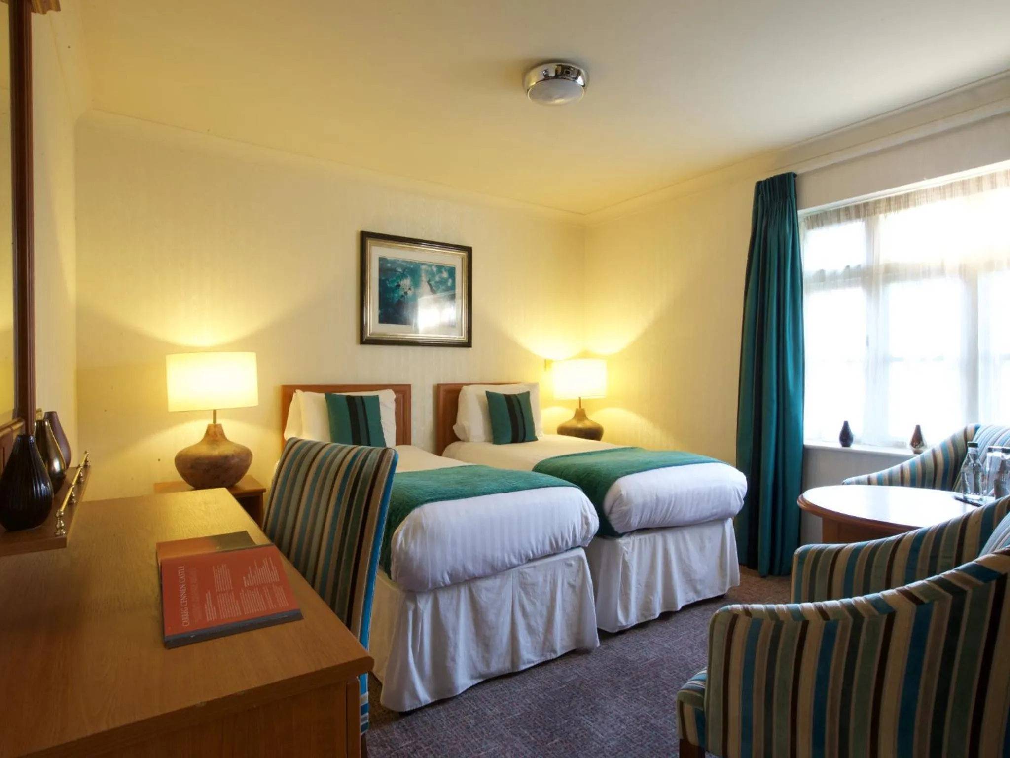 Bedroom, Bed in Wrexham Llyndir Hotel by Belvilla