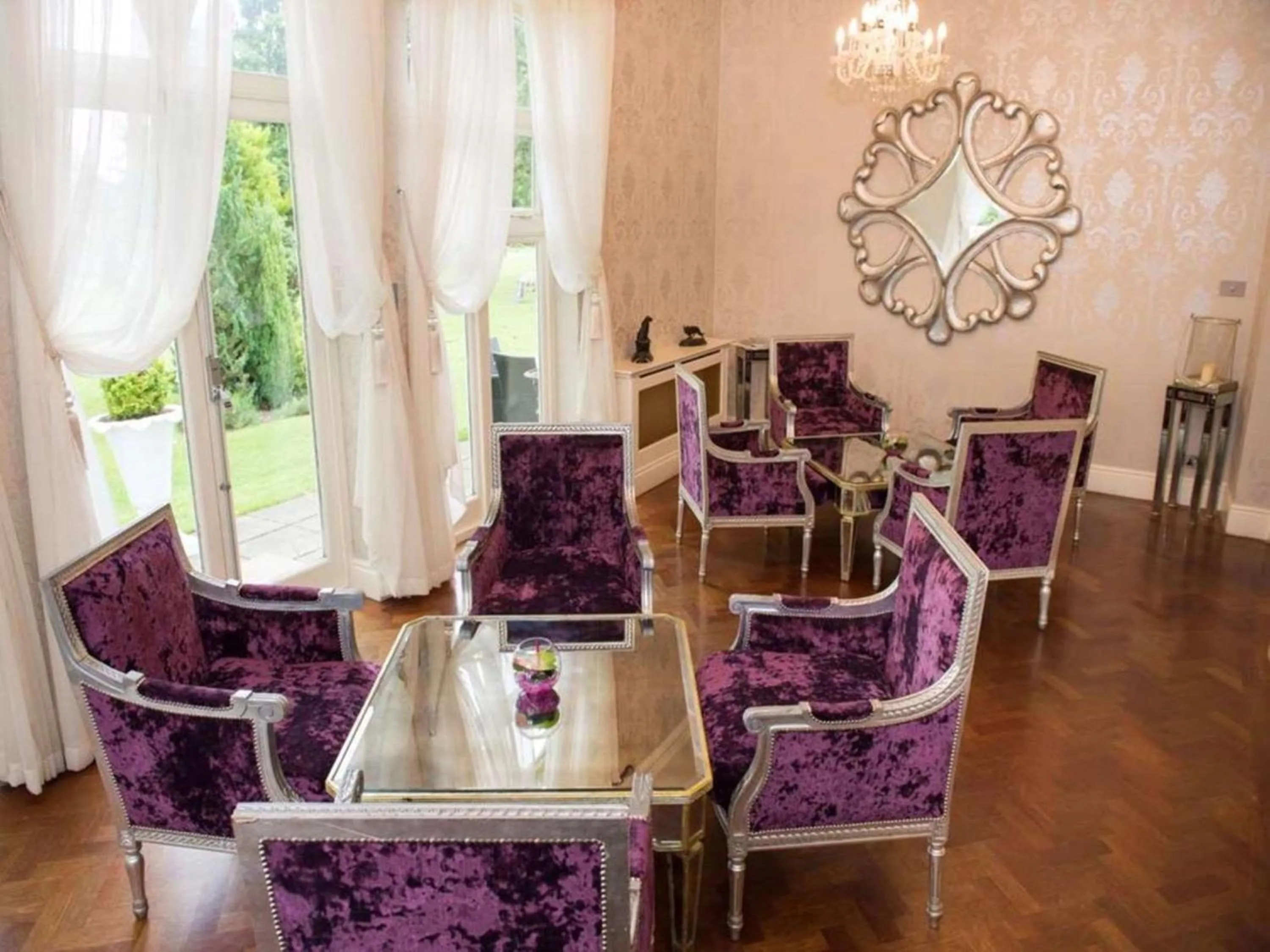 Lobby or reception in Wrexham Llyndir Hotel by Belvilla