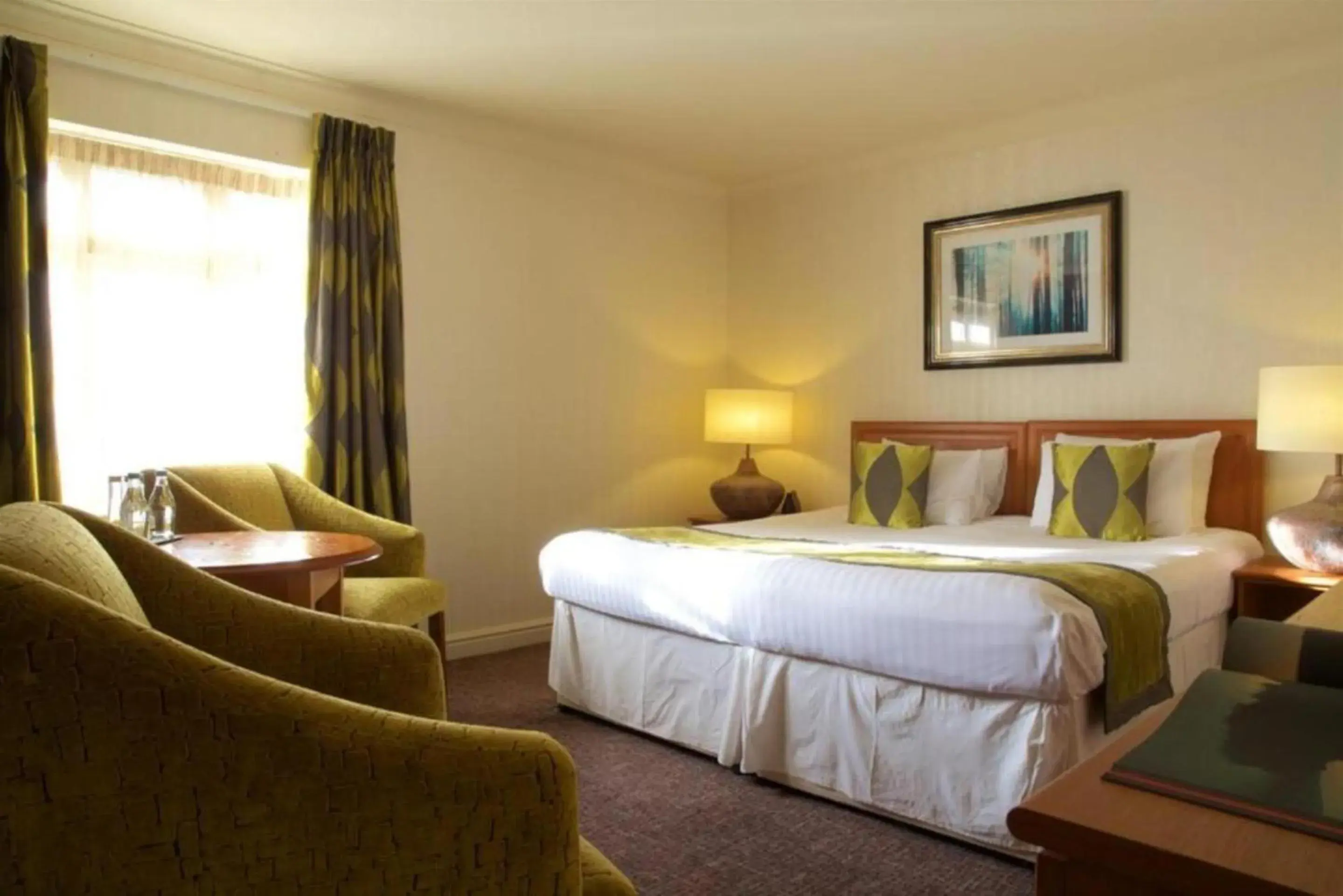 Family Room (2 Adults + 2 Children) in Wrexham Llyndir Hotel by Belvilla Family Room (2 Adults + 2 Children) in Wrexham Llyndir Hotel by Belvilla