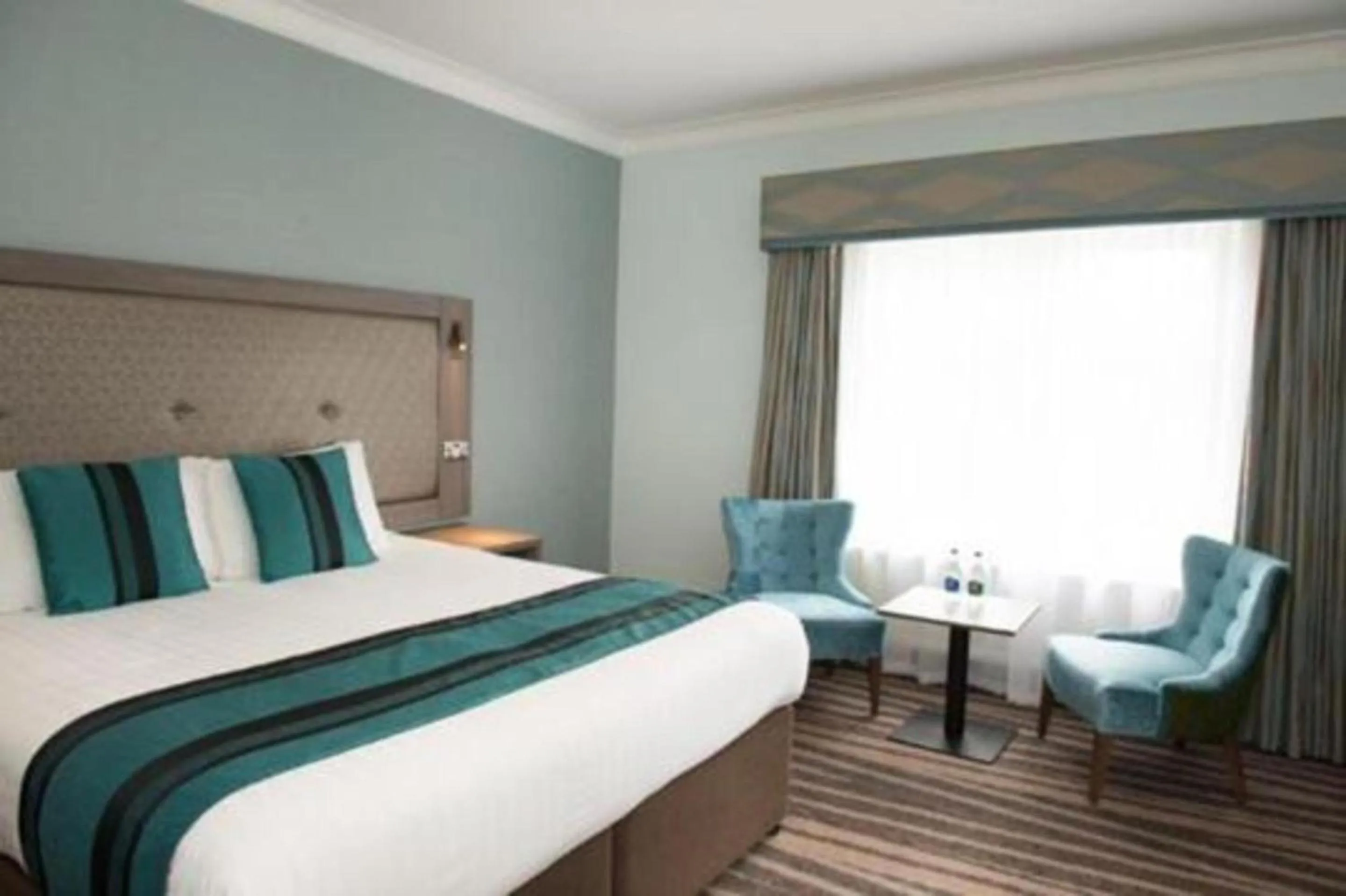 Bedroom, Bed in Wrexham Llyndir Hotel by Belvilla