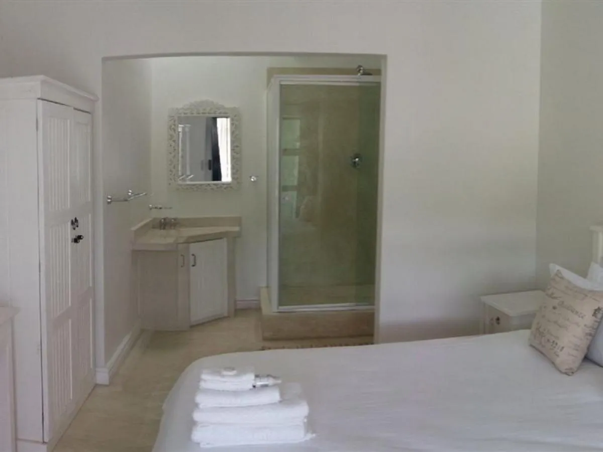 Bed in Osler Place Self-Catering