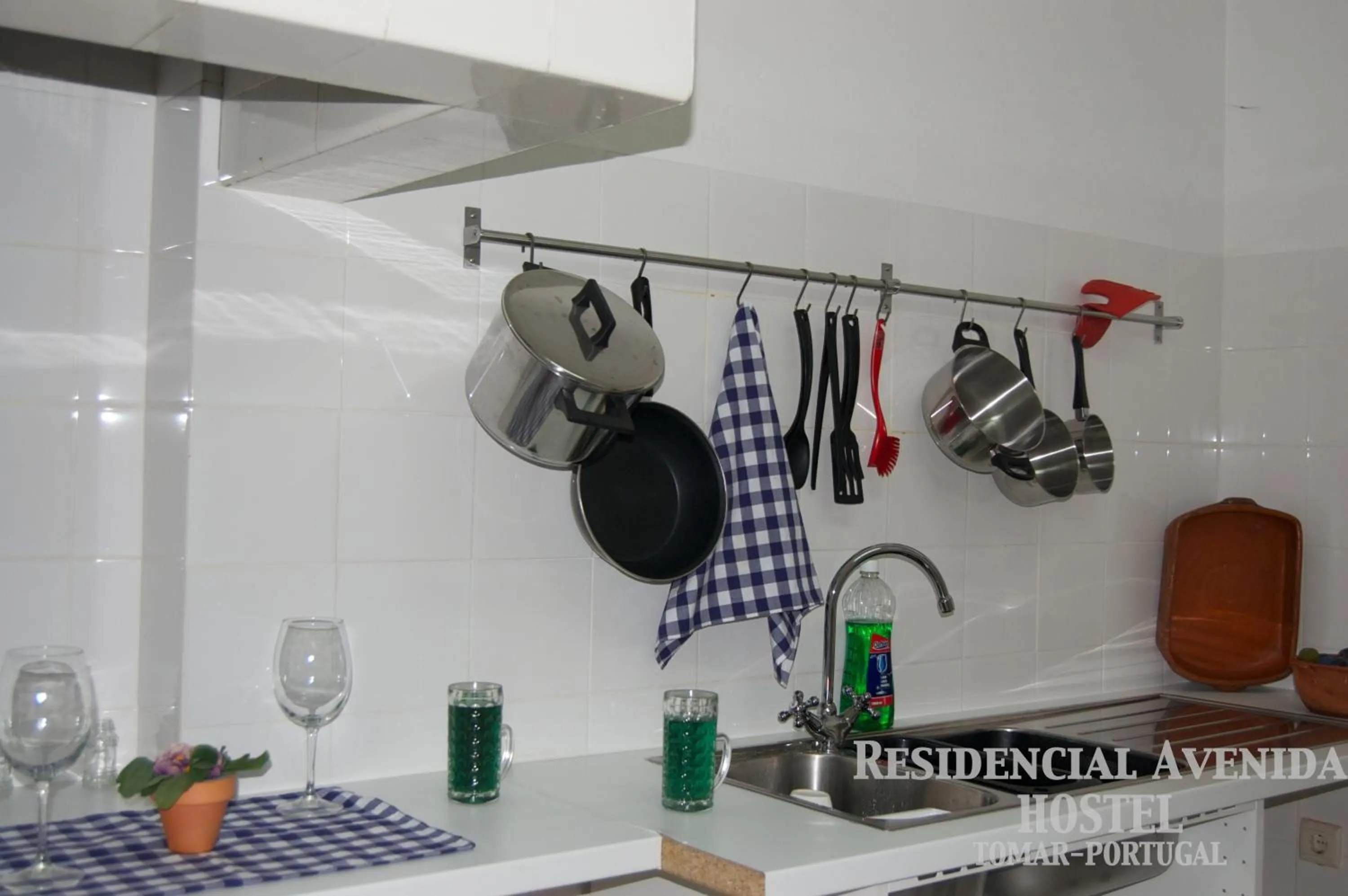 Kitchen or kitchenette in Residencial Avenida Hostel