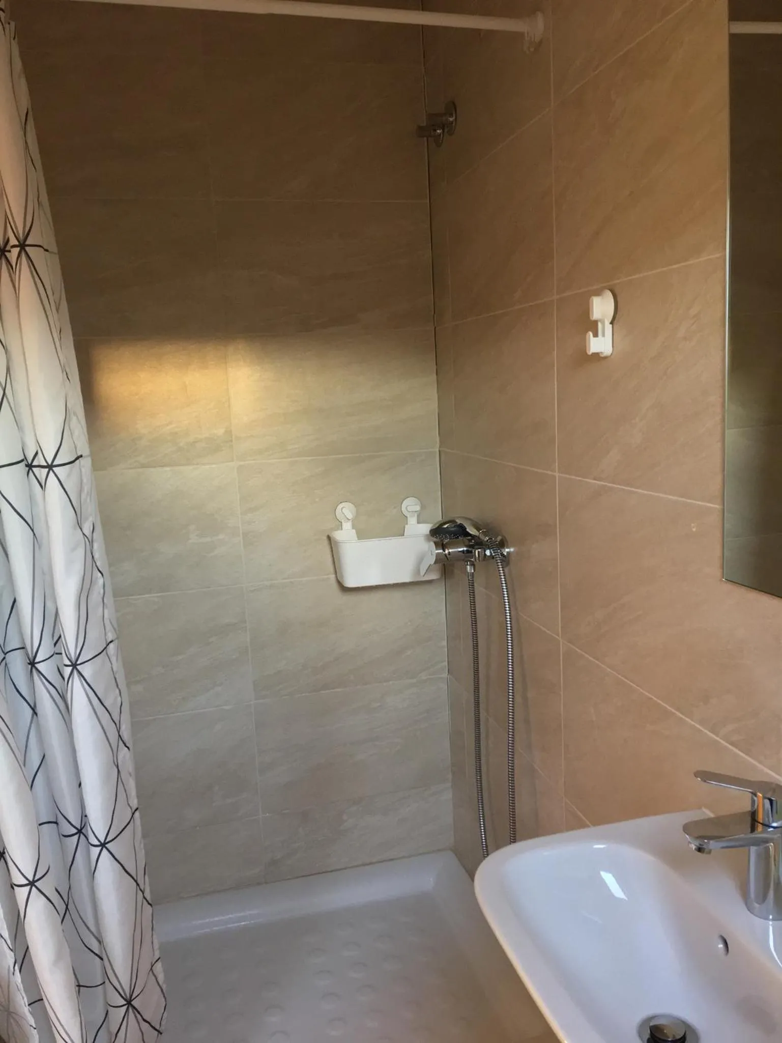 Shower in Residencial Avenida Hostel
