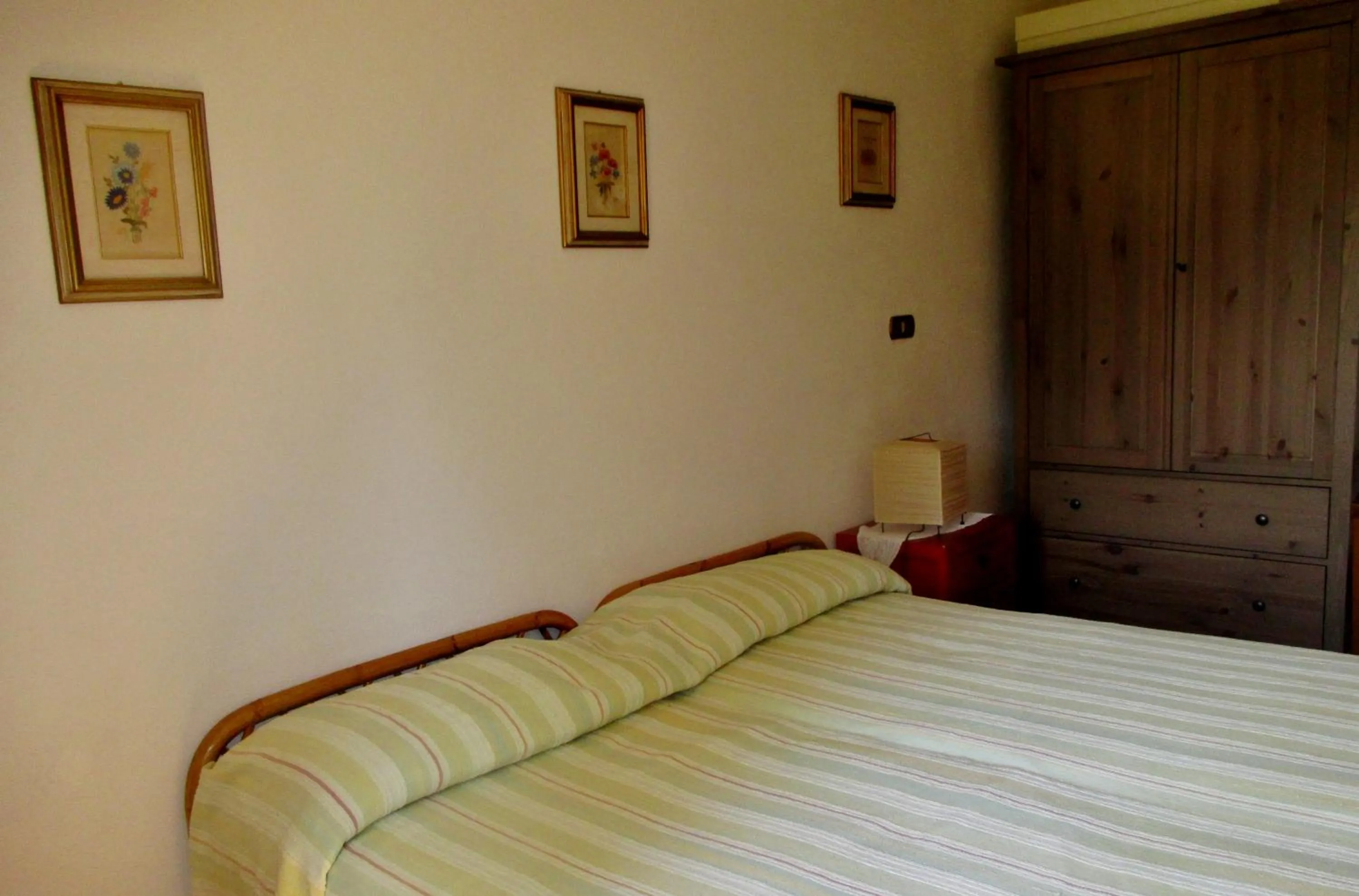 Twin Room with Shared Bathroom - single occupancy in Affittacamere DaMammaSara