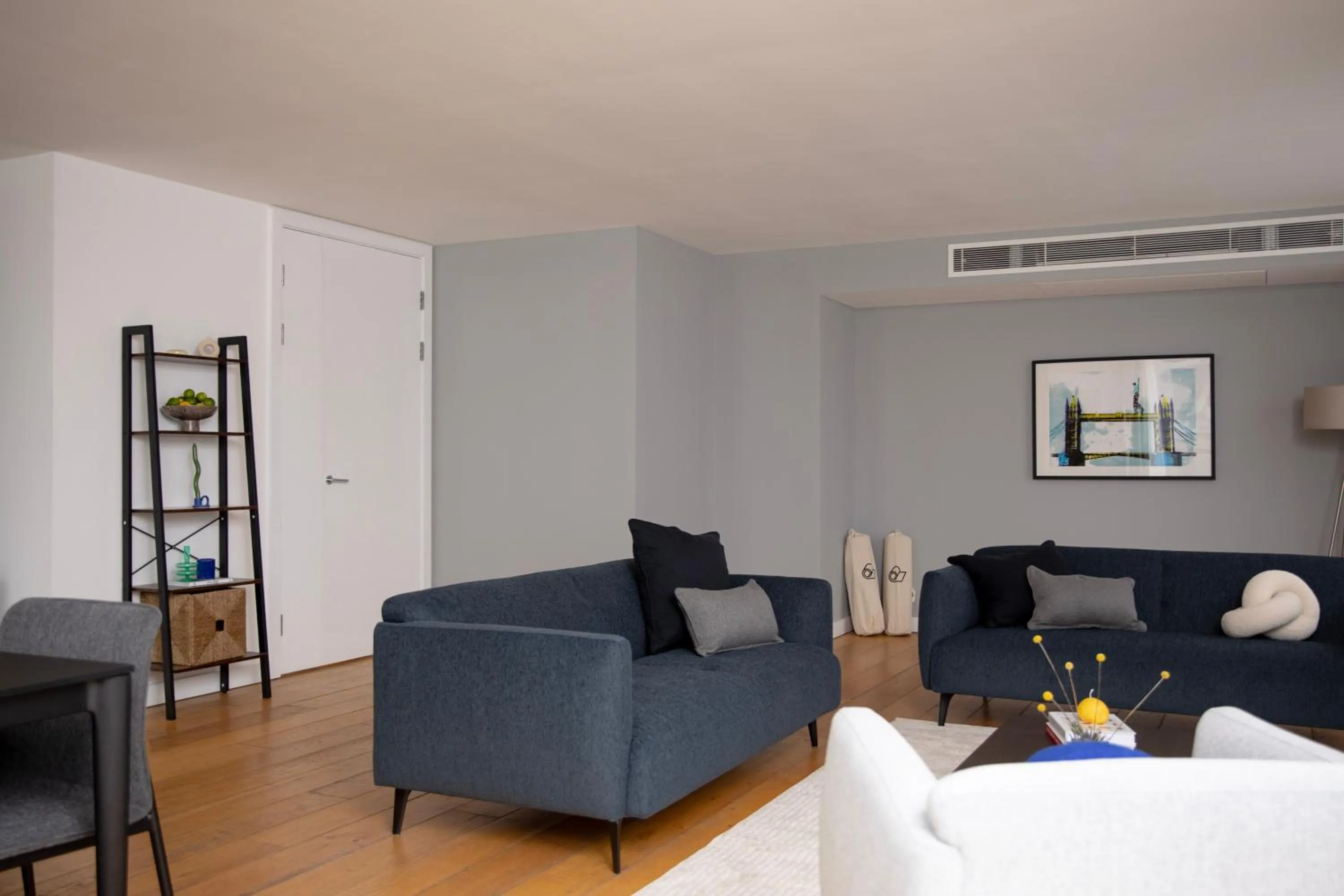 Living room in Bob W London Tower Hill - Residences