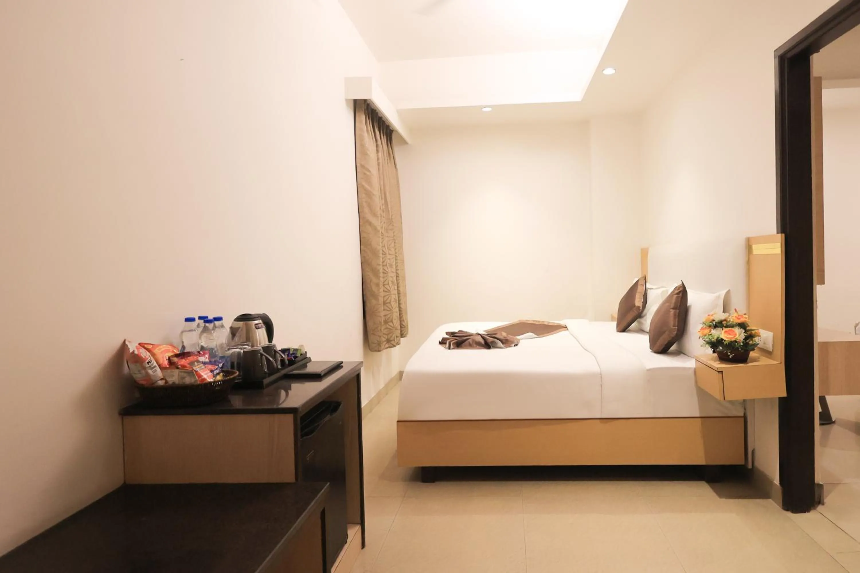 Bedroom, Bed in Ecko Lite MARS Hotel, Amritsar