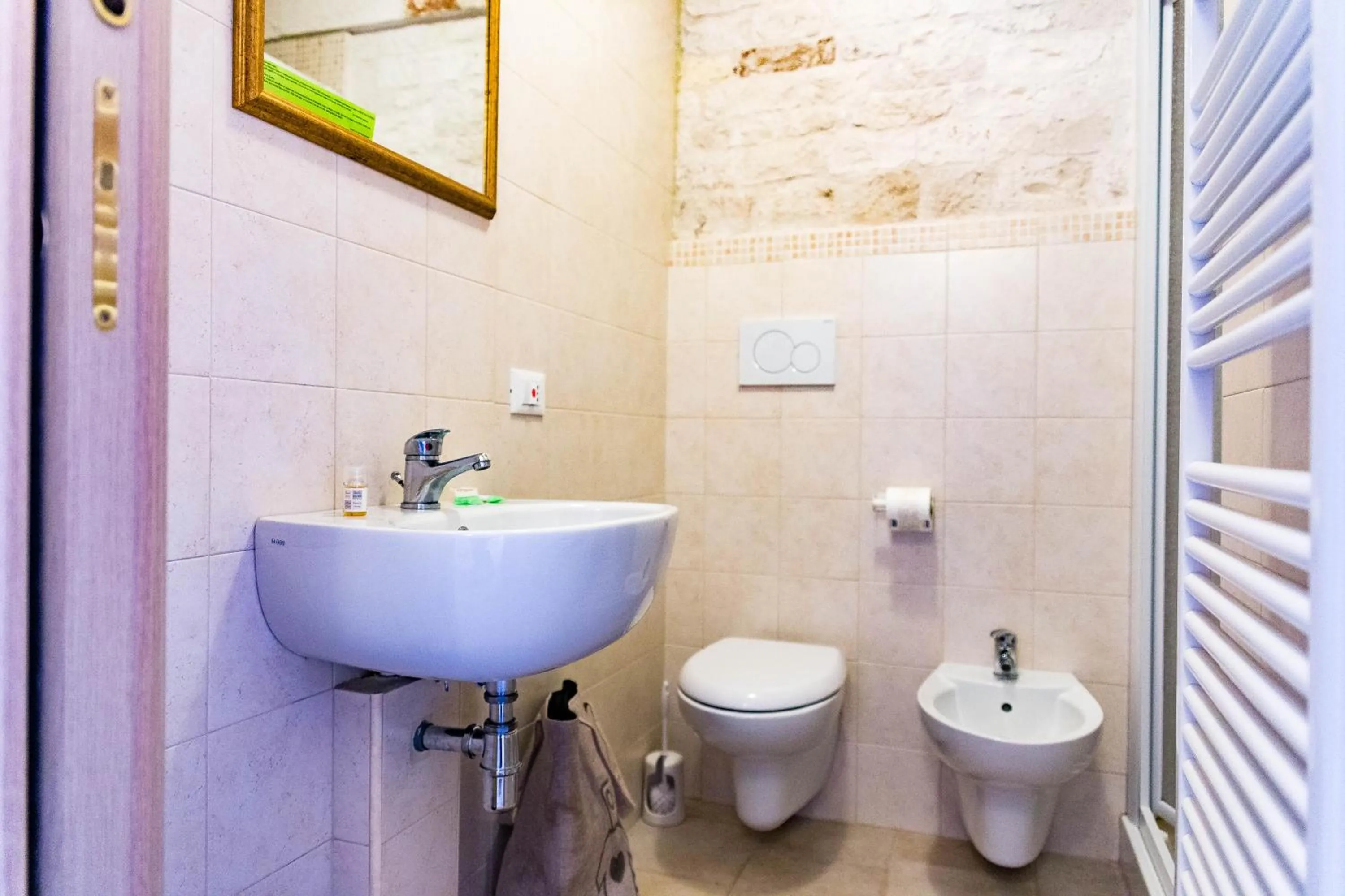 Bathroom in Relais La Masseriola