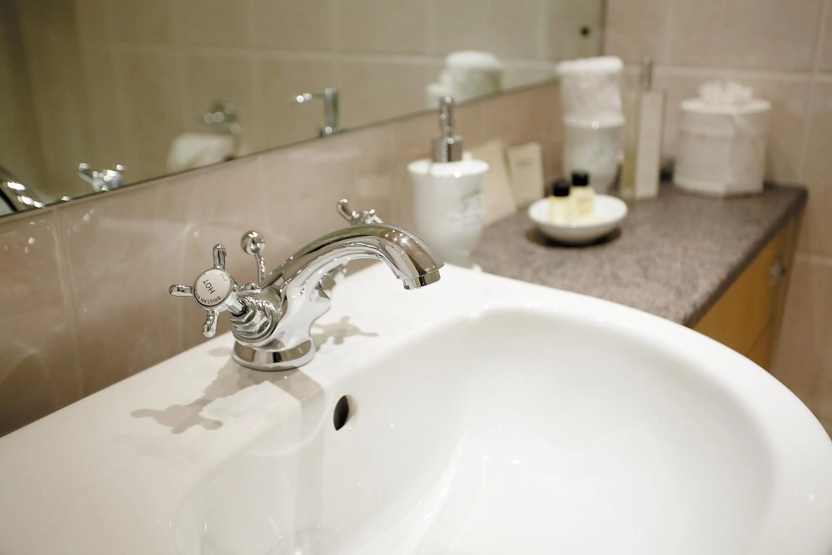 Bathroom in Cotford Hotel