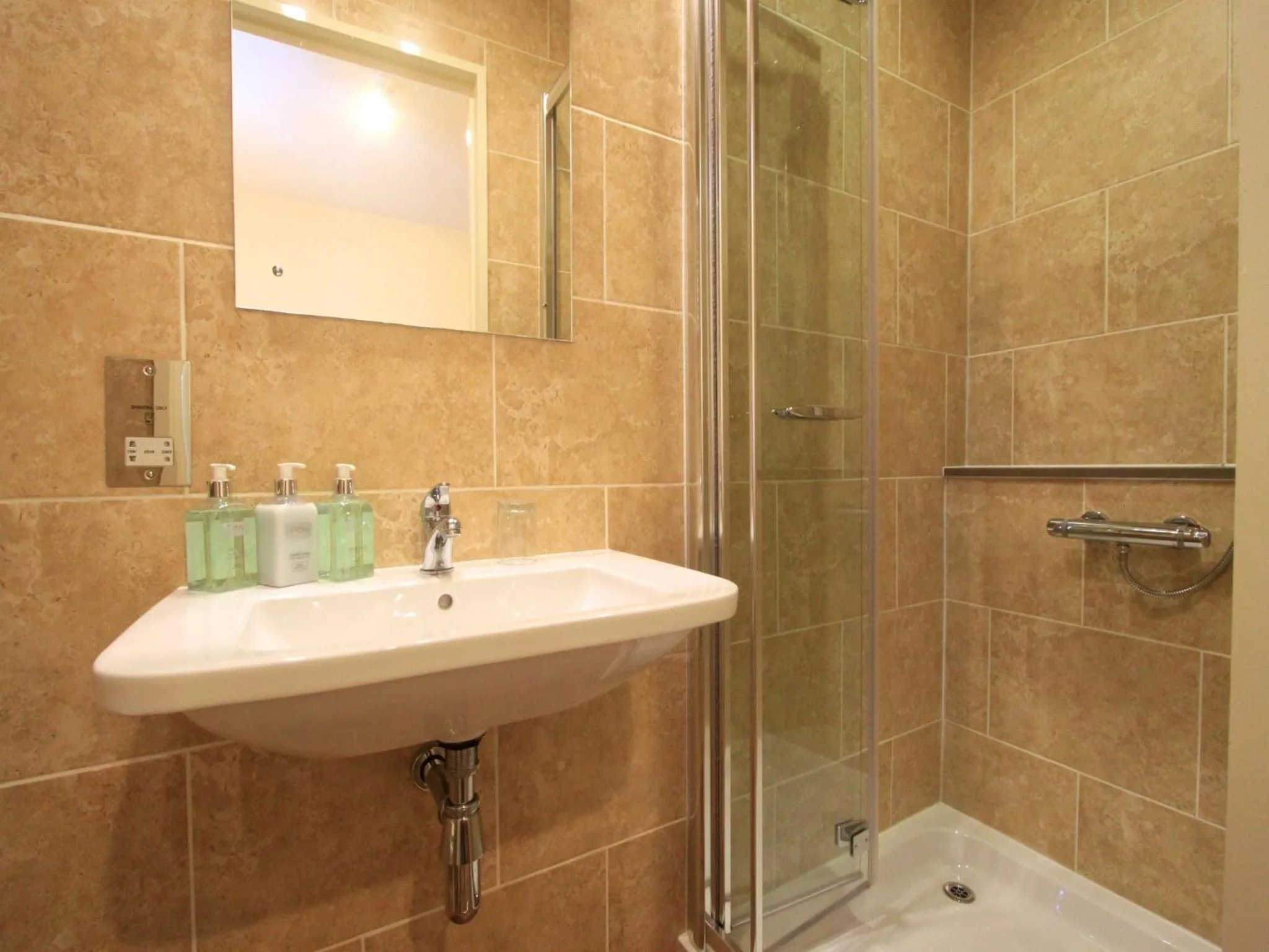 Shower in The Dunstanburgh Castle Hotel