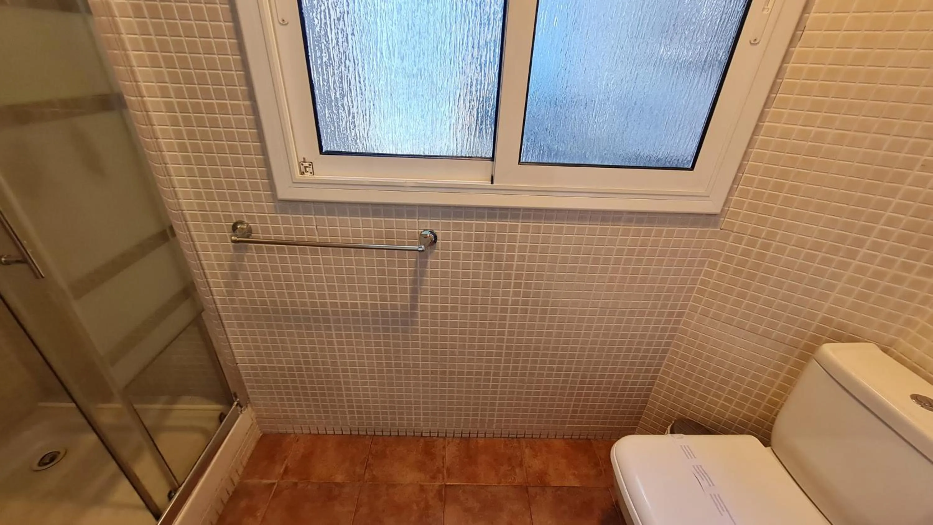 Shower in Hostal Eixample