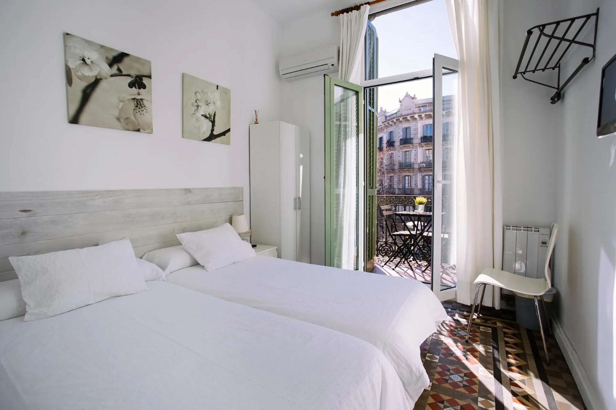 Bed in Hostal Eixample