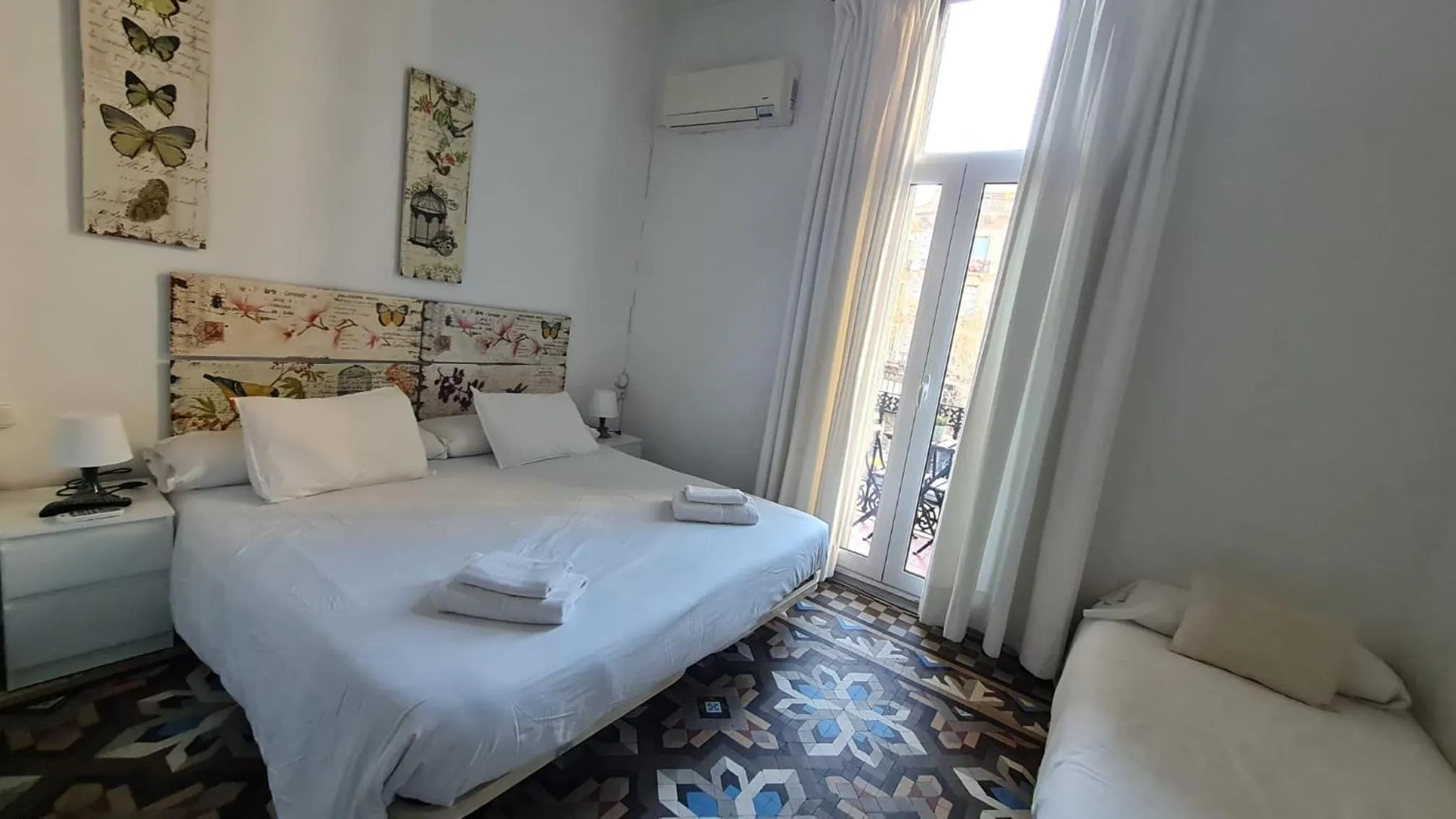 Bed in Hostal Eixample