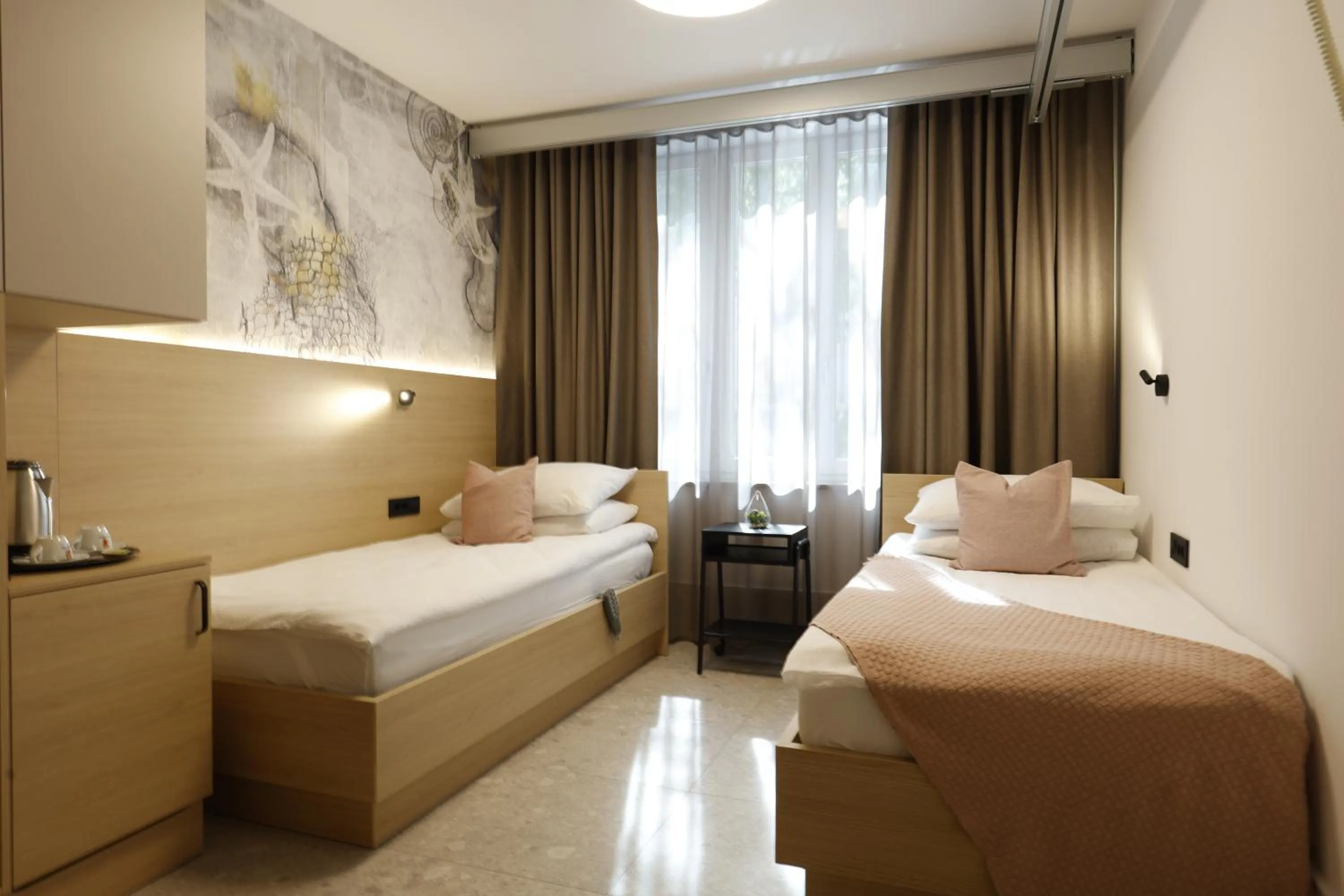 Bed in FLORAMARE HEALTH RESORT