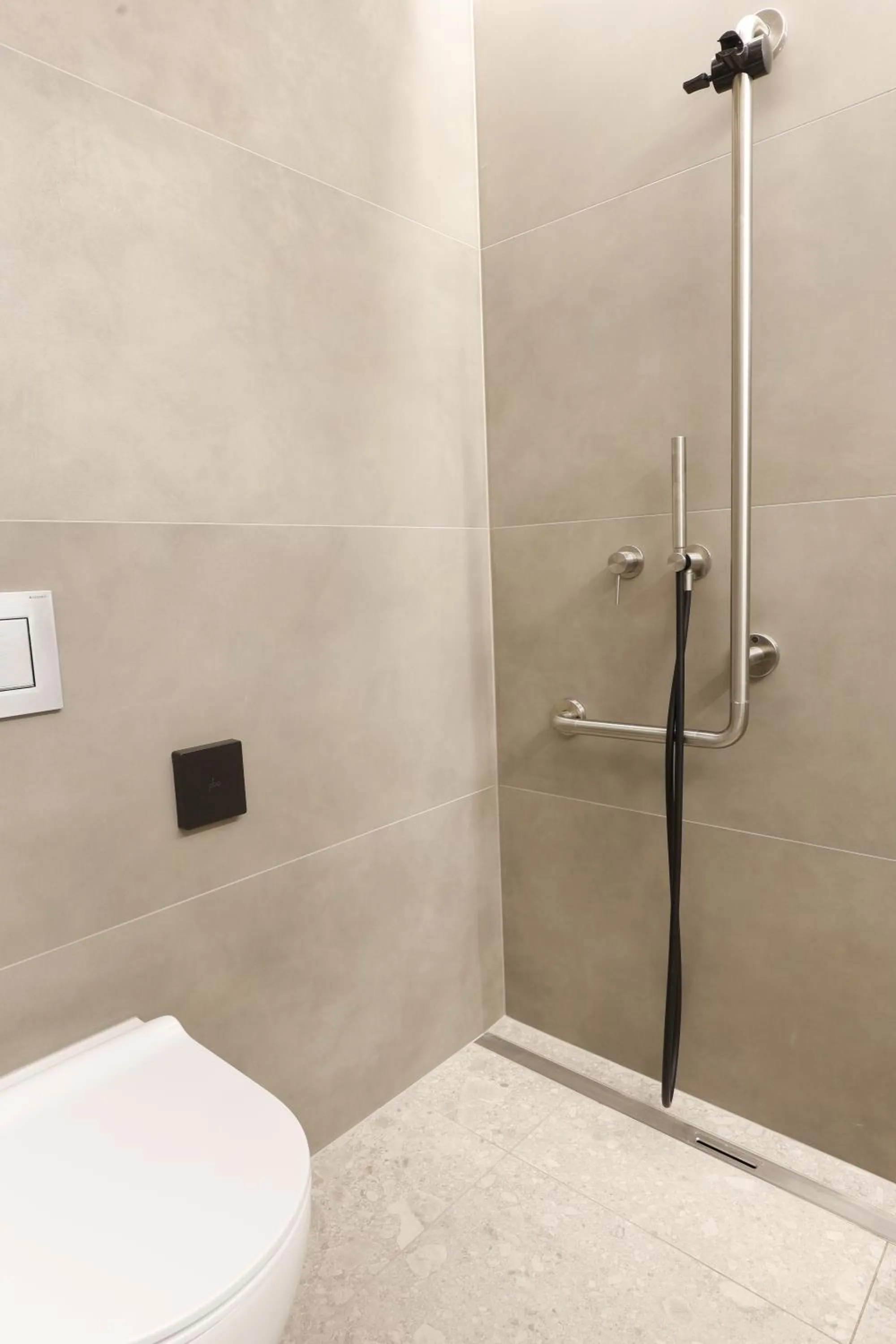 Shower in FLORAMARE HEALTH RESORT