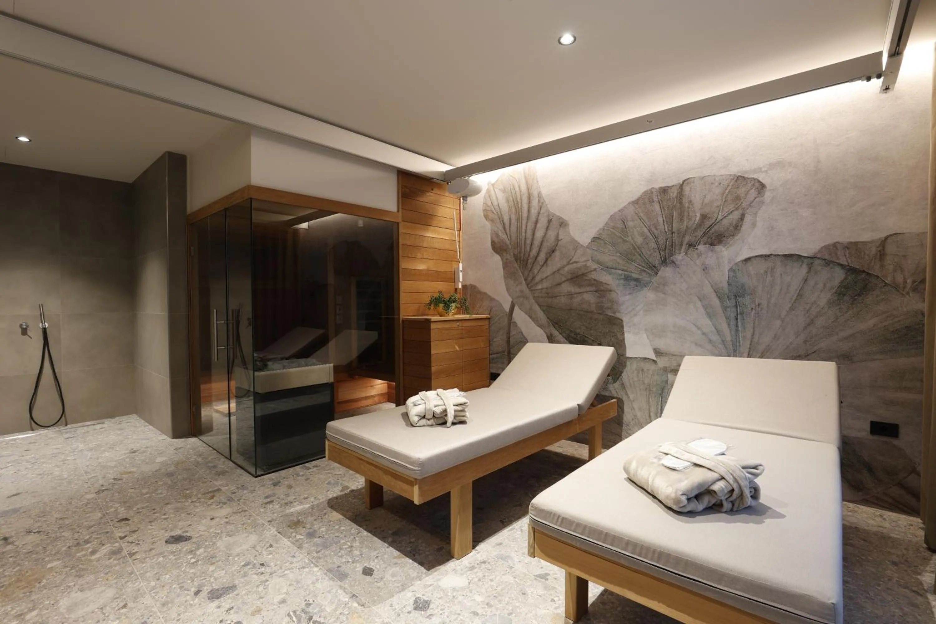 Sauna, Bed in FLORAMARE HEALTH RESORT