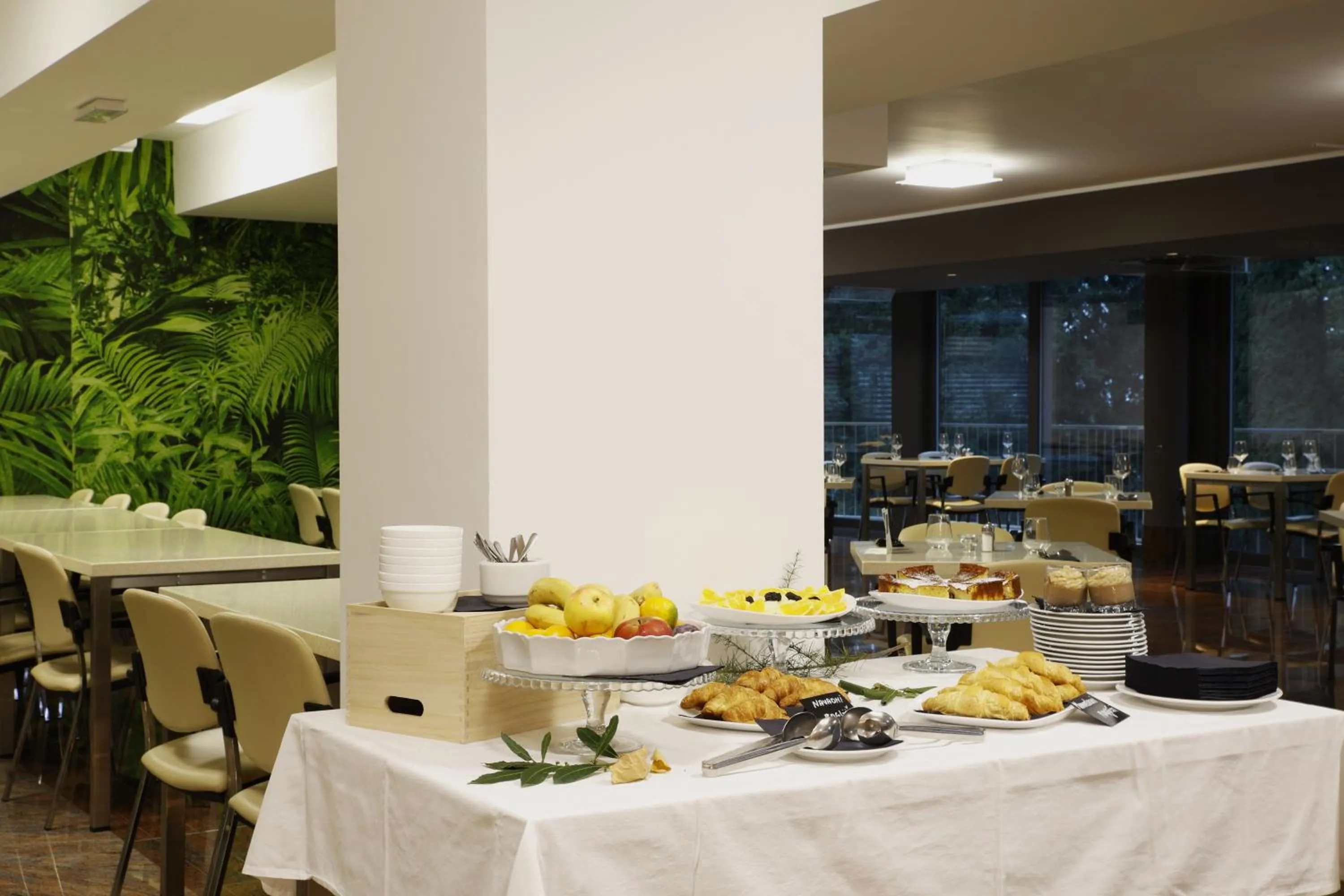 Restaurant/places to eat in FLORAMARE HEALTH RESORT