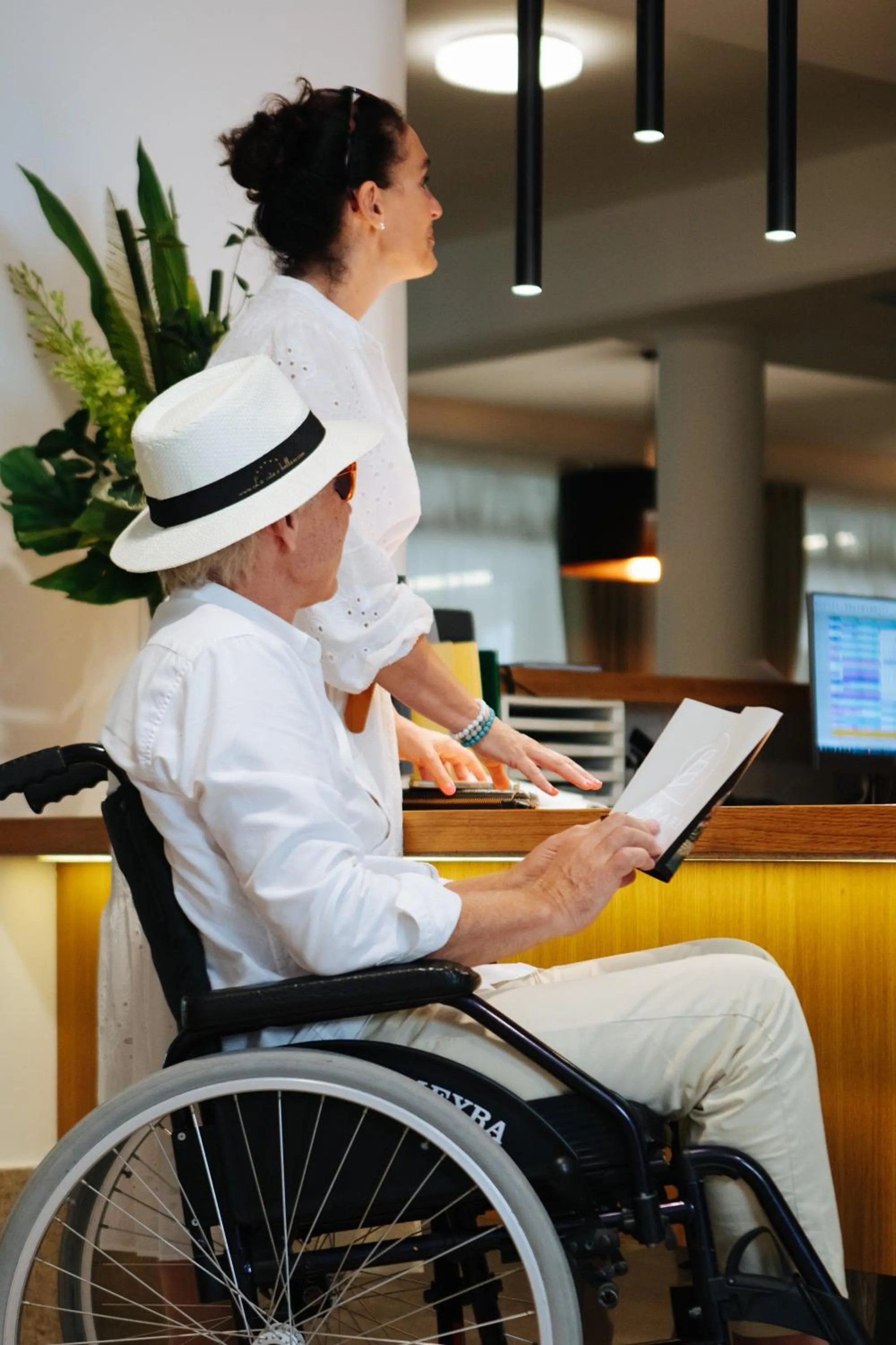 Lobby or reception in FLORAMARE HEALTH RESORT