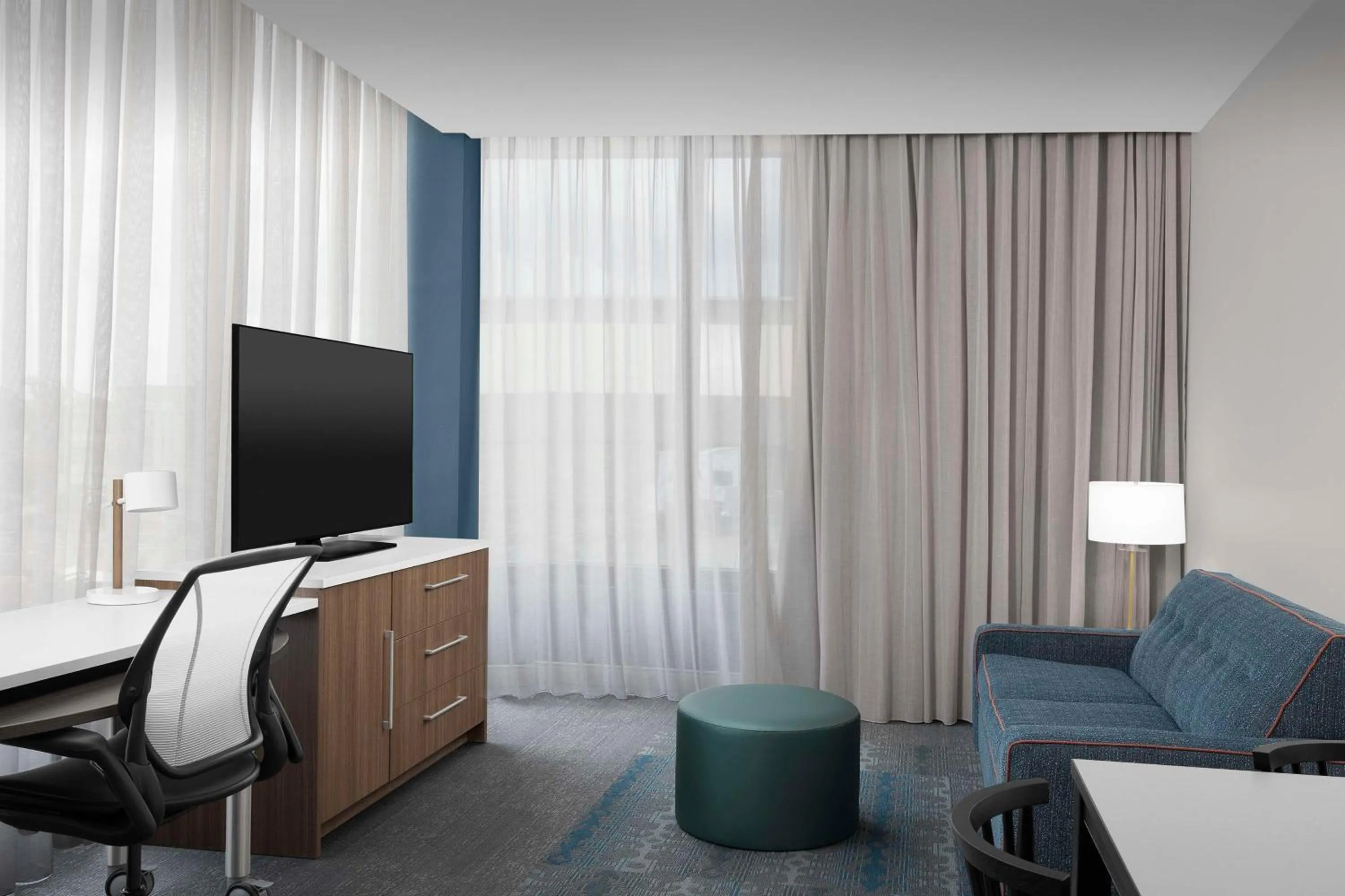 Living room in Home2 Suites By Hilton Falls Church