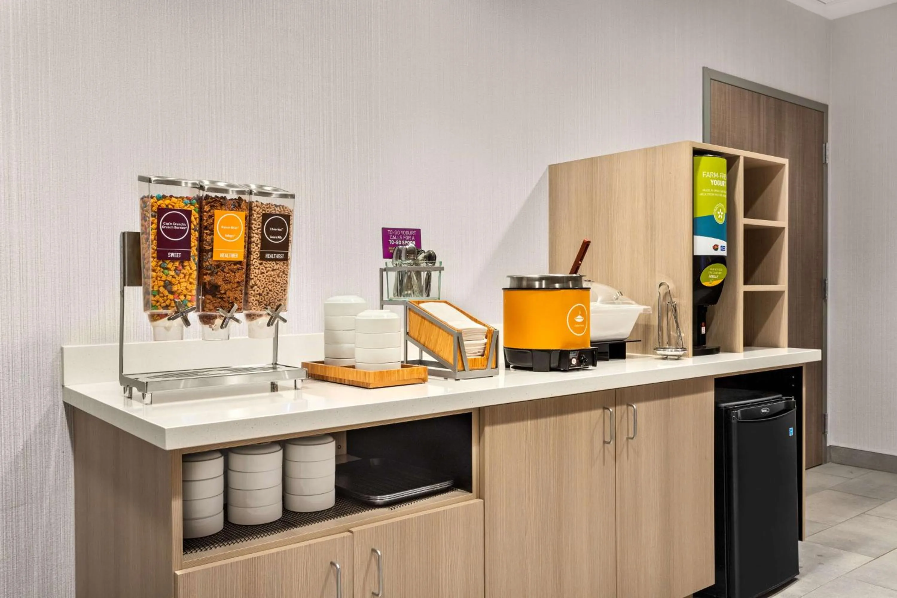 Breakfast in Home2 Suites By Hilton Indianapolis North At Intech Park