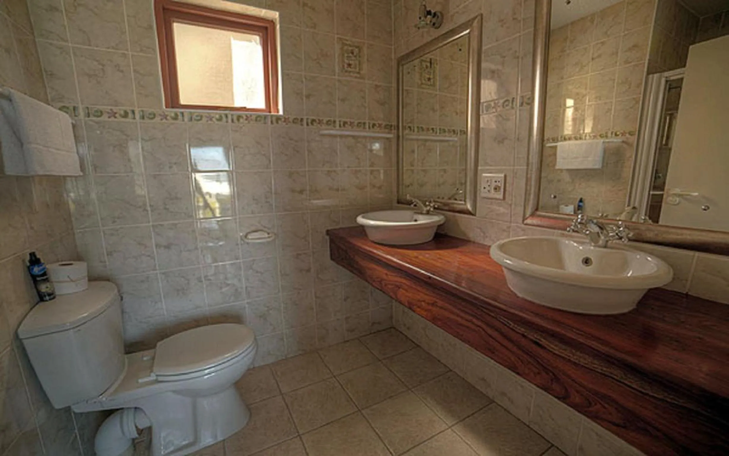 Bathroom in Beach Lodge