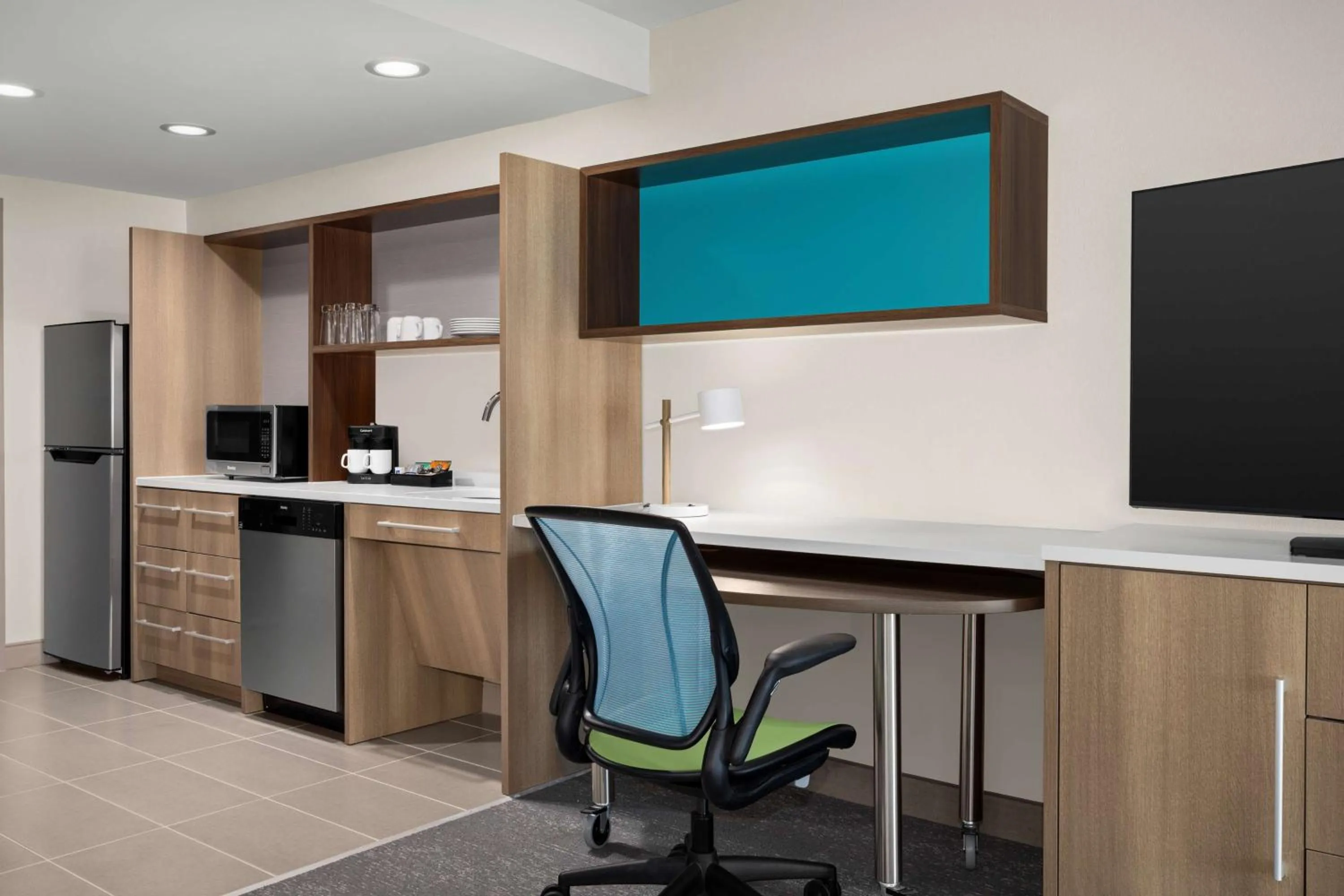 Kitchen or kitchenette in Home2 Suites By Hilton Niceville Eglin Air Force Base