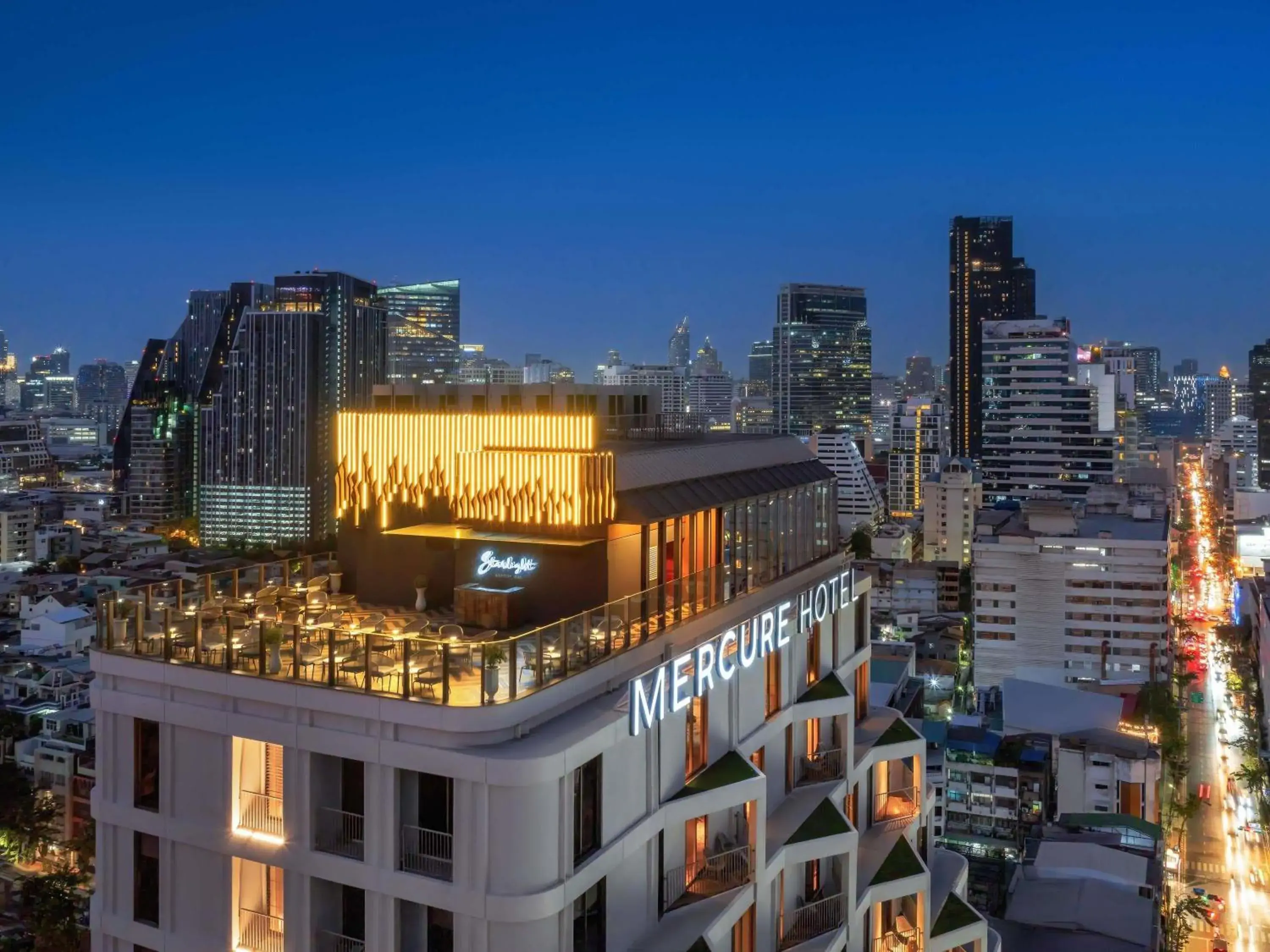 Property building in Mercure Bangkok Surawong Property building in Mercure Bangkok Surawong