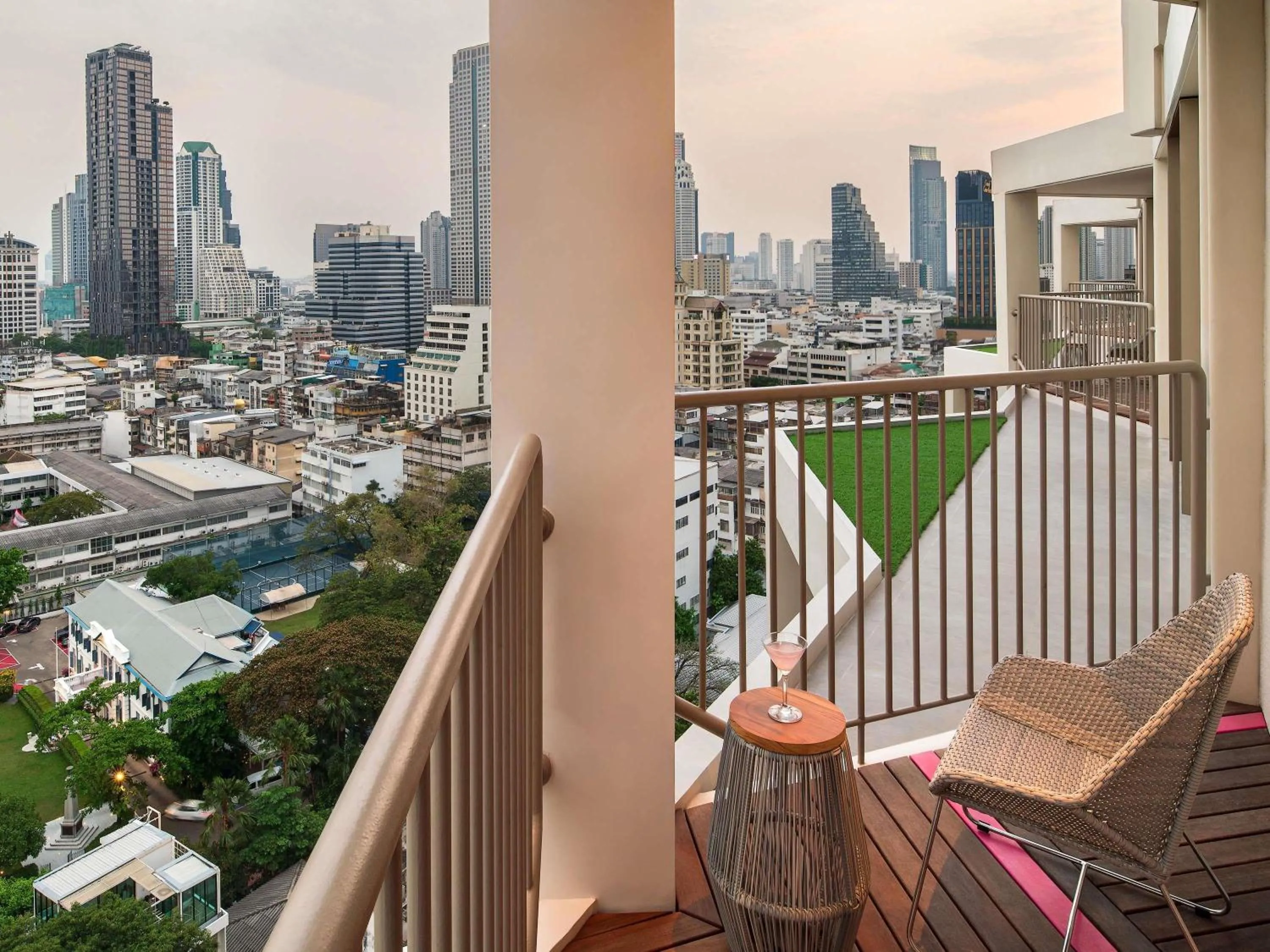 Bedroom in Mercure Bangkok Surawong