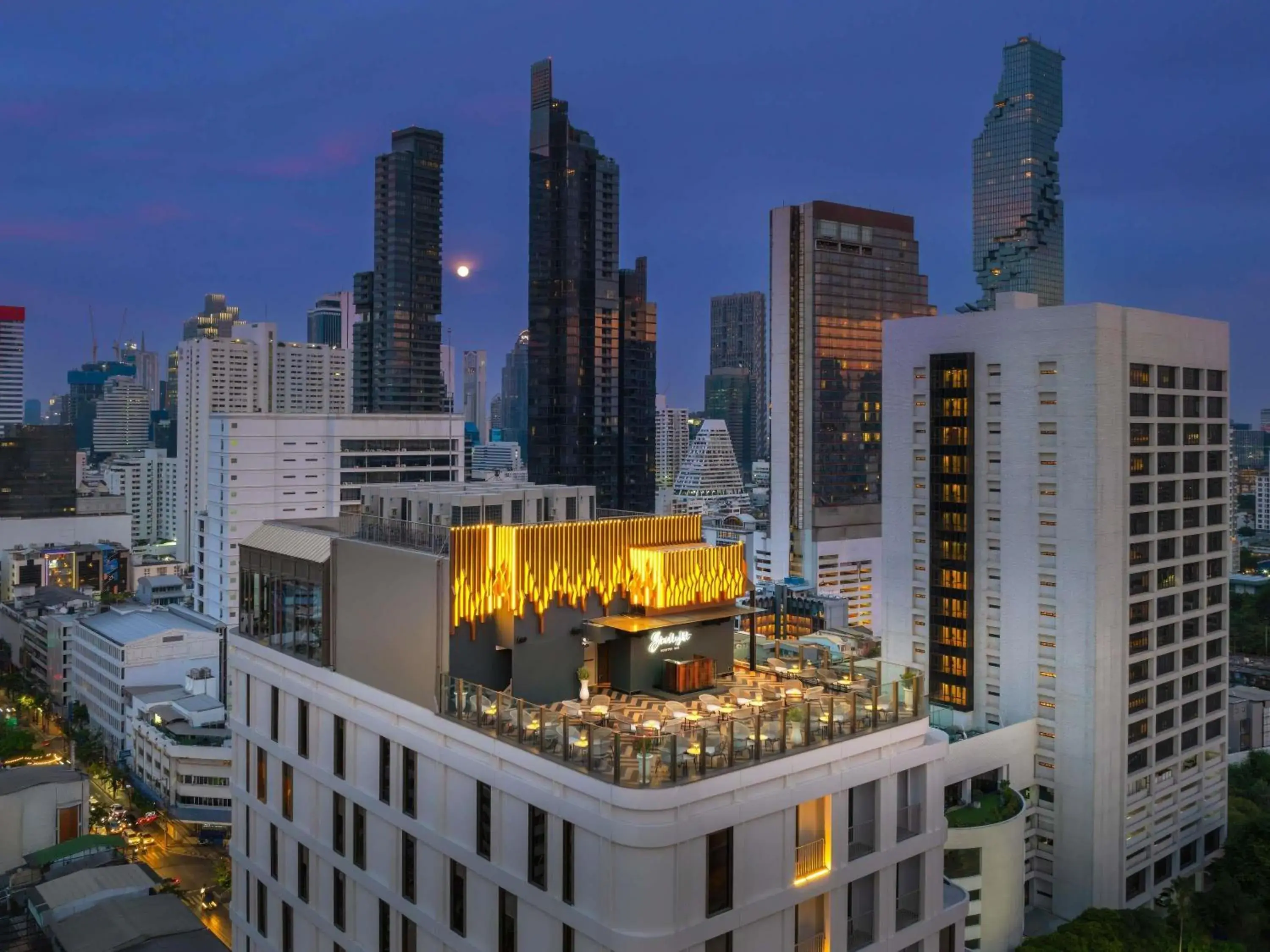 Property building in Mercure Bangkok Surawong Property building in Mercure Bangkok Surawong