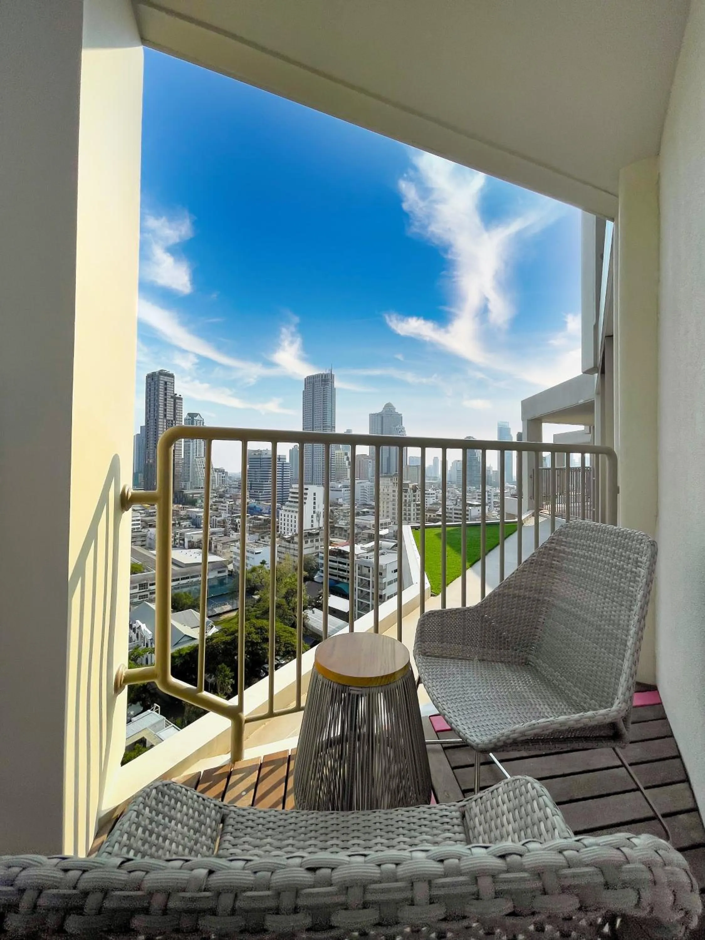 Balcony/Terrace in Mercure Bangkok Surawong