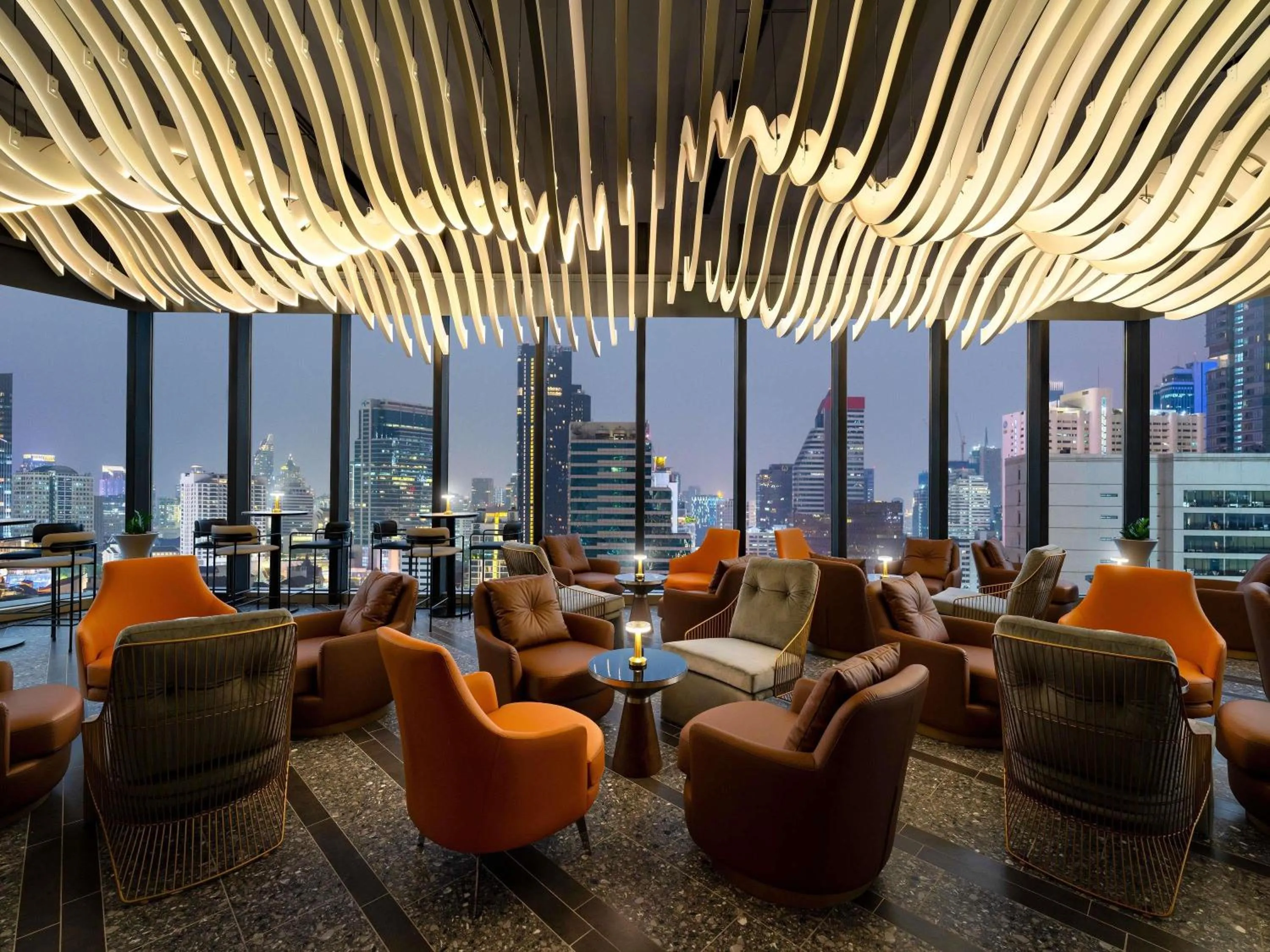 Lounge or bar in Mercure Bangkok Surawong