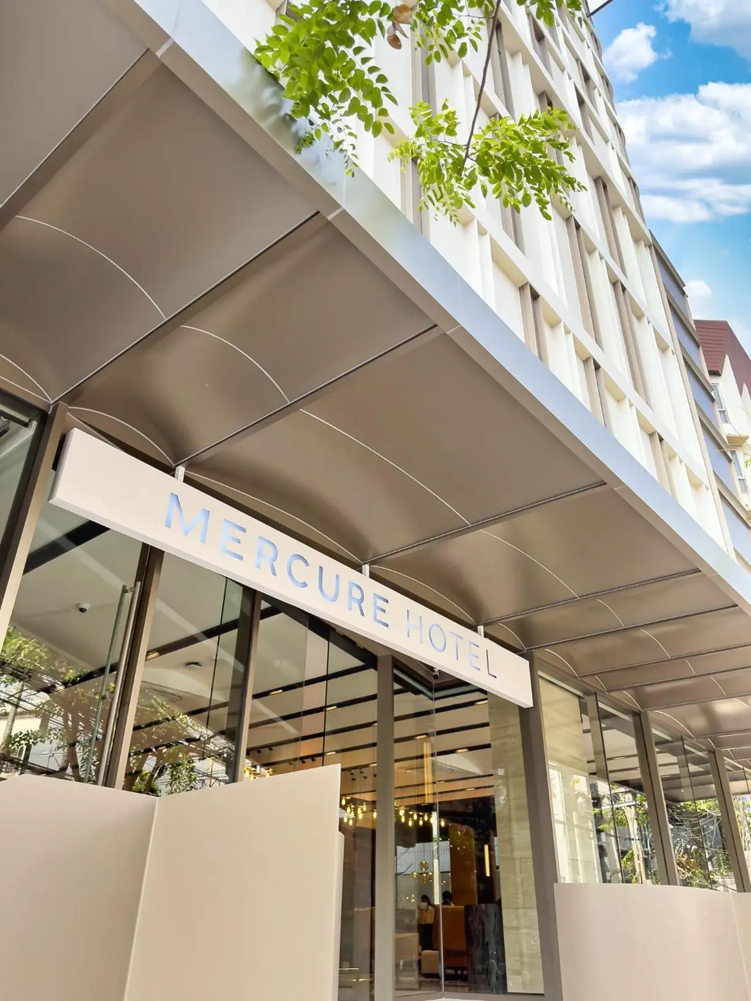 Property building in Mercure Bangkok Surawong Property building in Mercure Bangkok Surawong