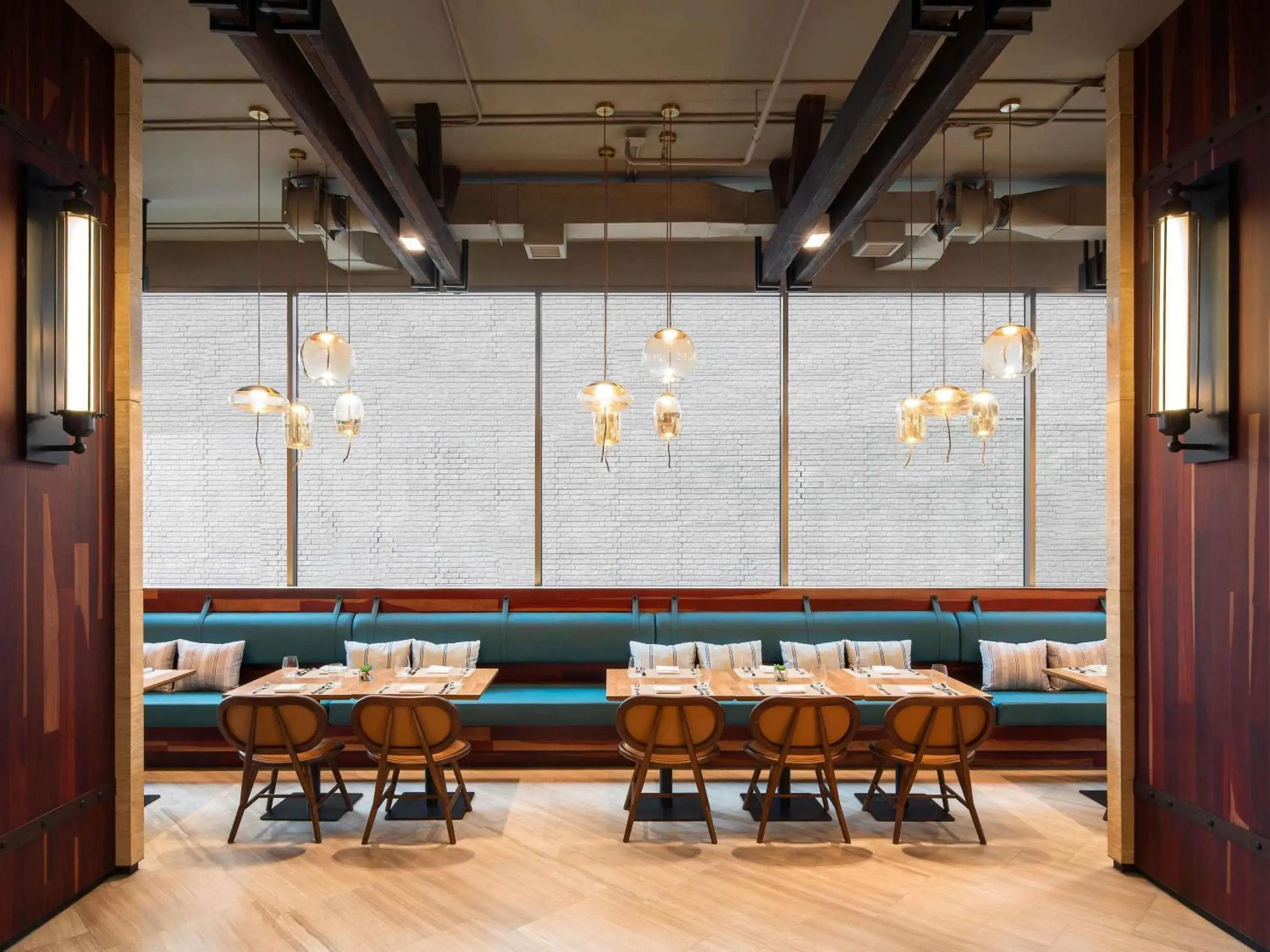 Restaurant/places to eat in Mercure Bangkok Surawong Restaurant/places to eat in Mercure Bangkok Surawong