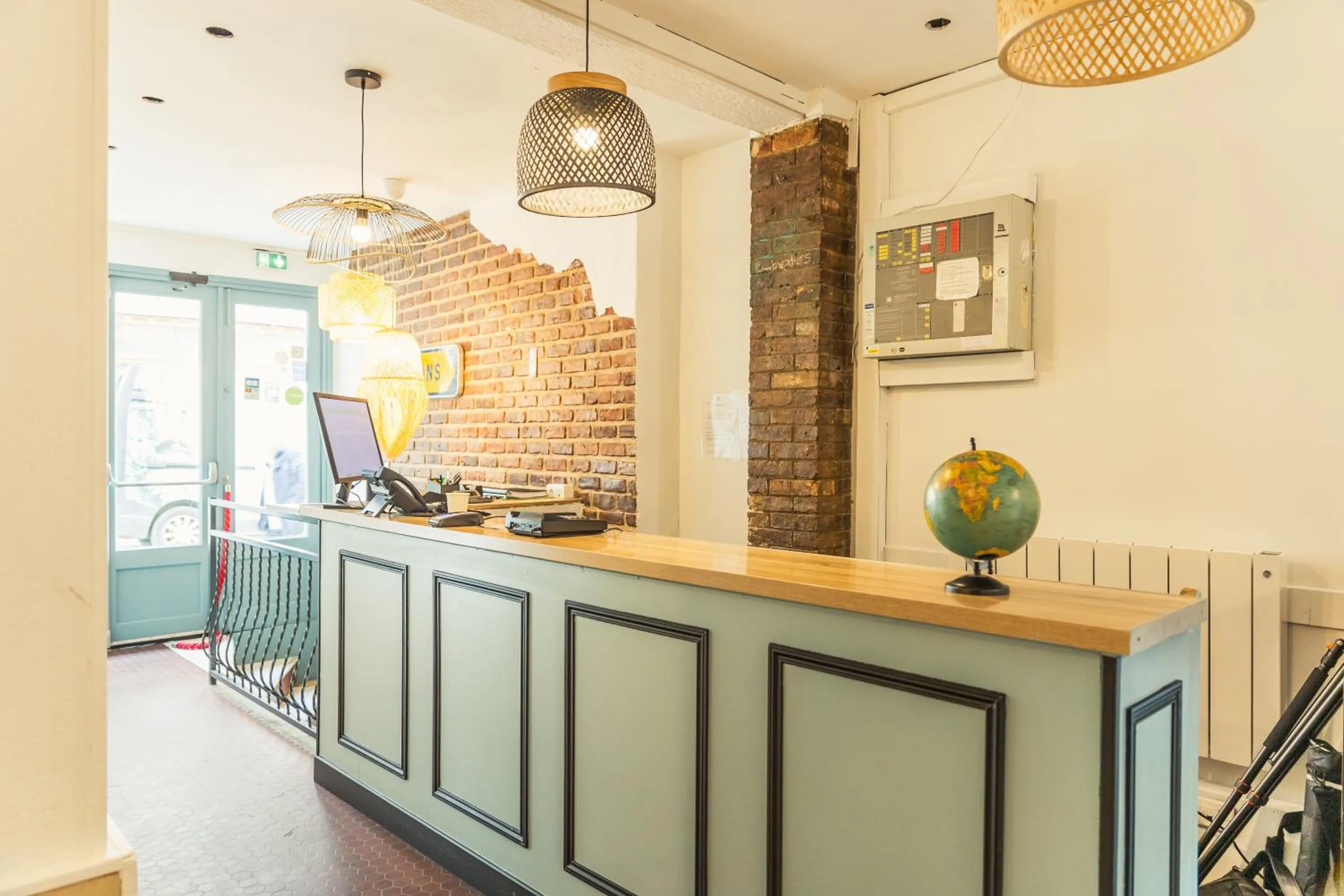 Lobby or reception in Young and Happy Latin Quarter by Hiphophostels