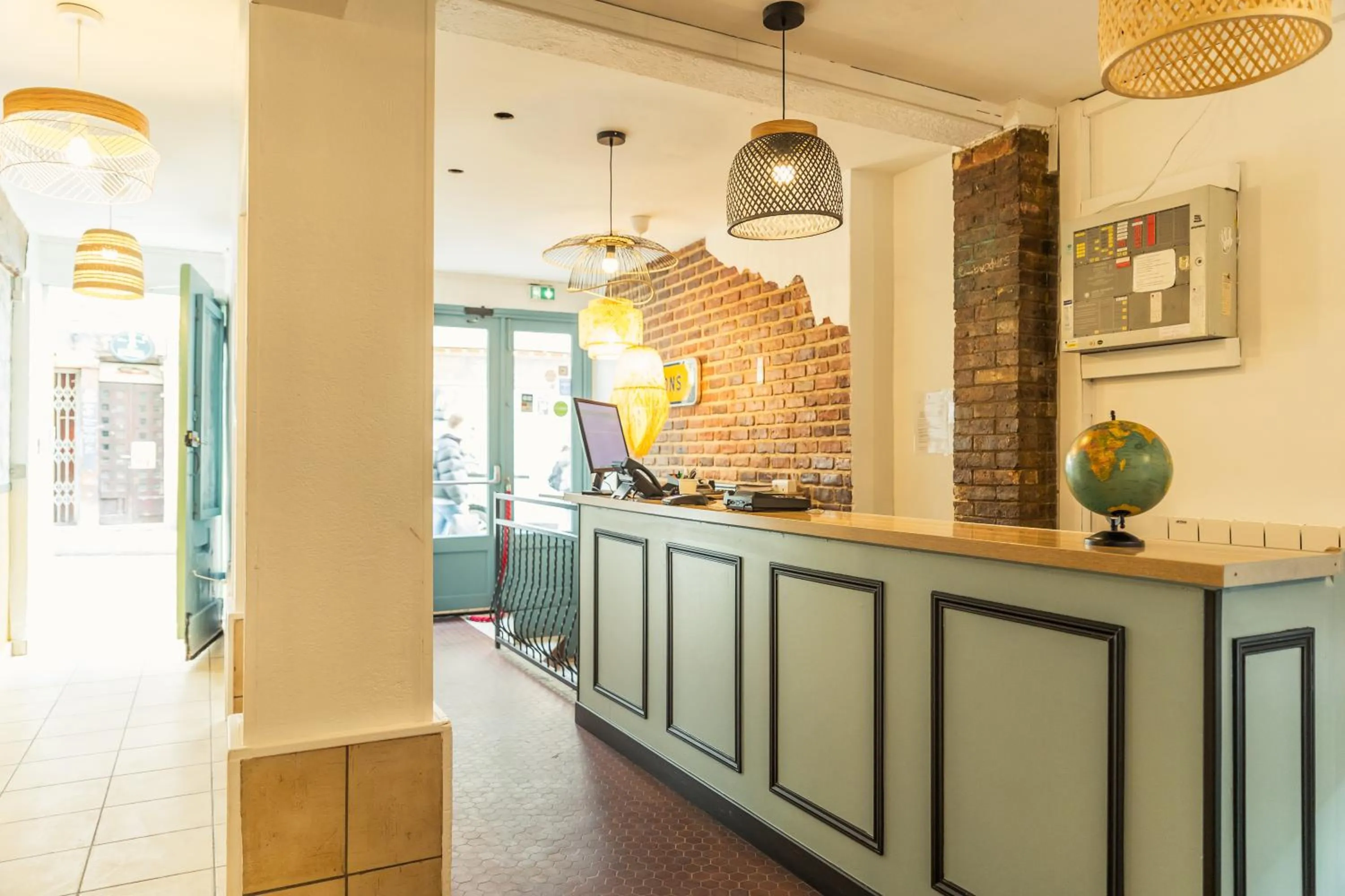 Lobby or reception in Young and Happy Latin Quarter by Hiphophostels