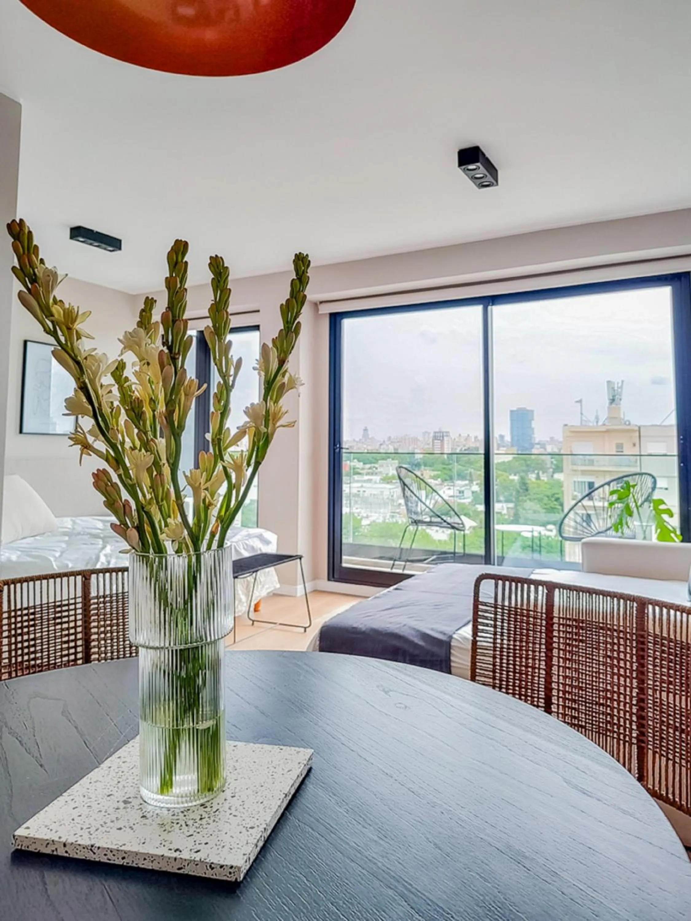 Dining area in Milenia Soho by iPPA