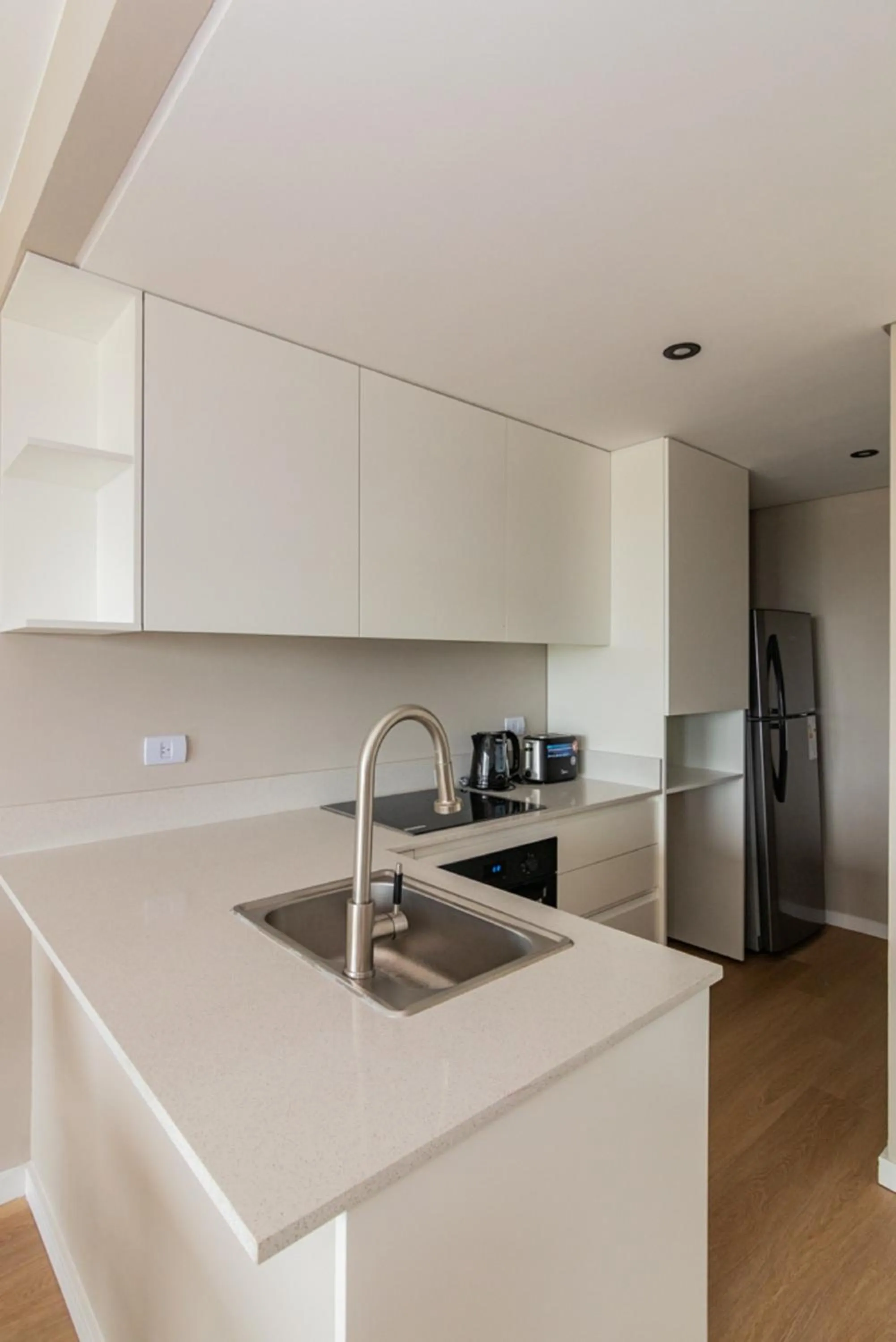 Kitchen or kitchenette in Milenia Soho by iPPA