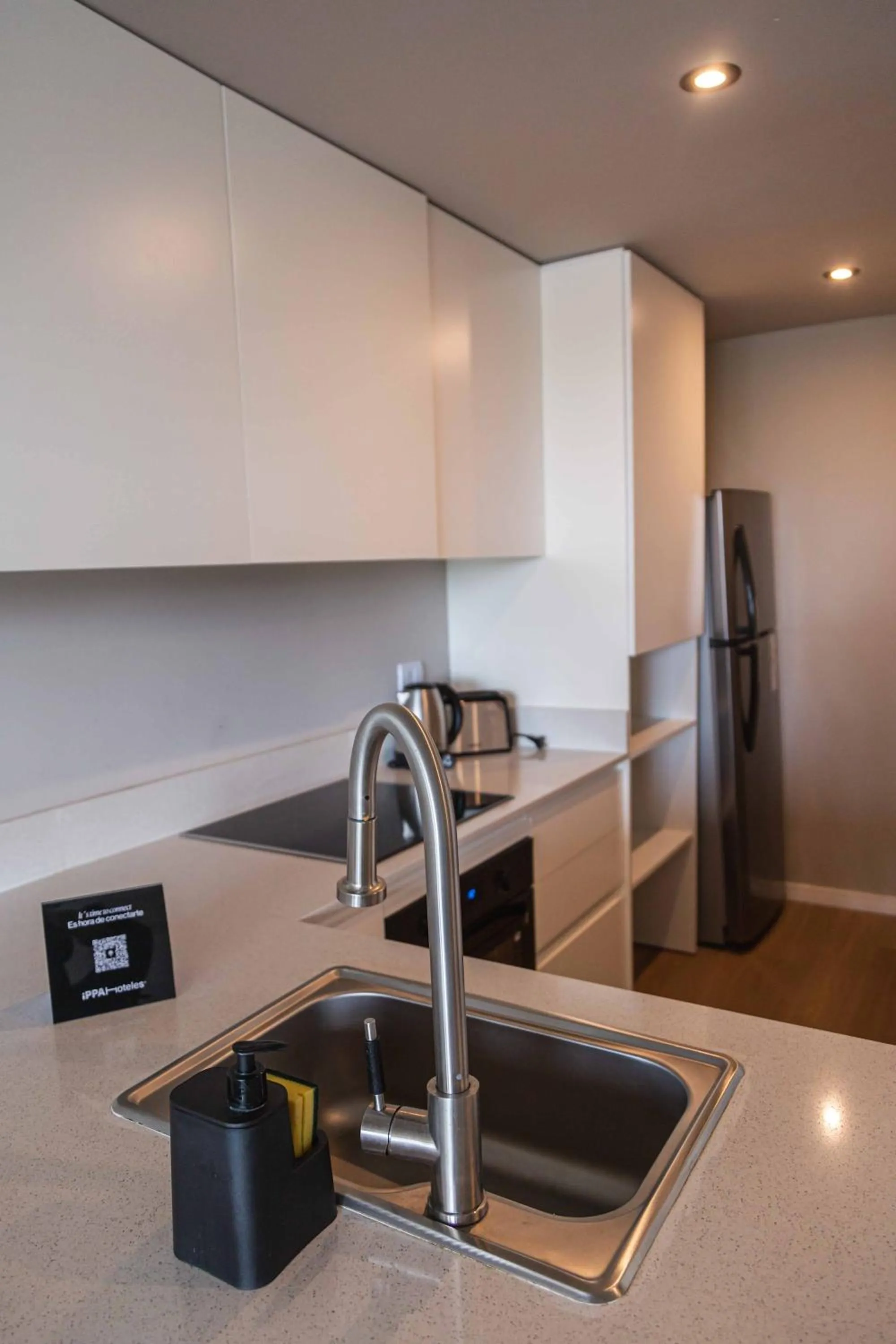 kitchen in Milenia Soho by iPPA