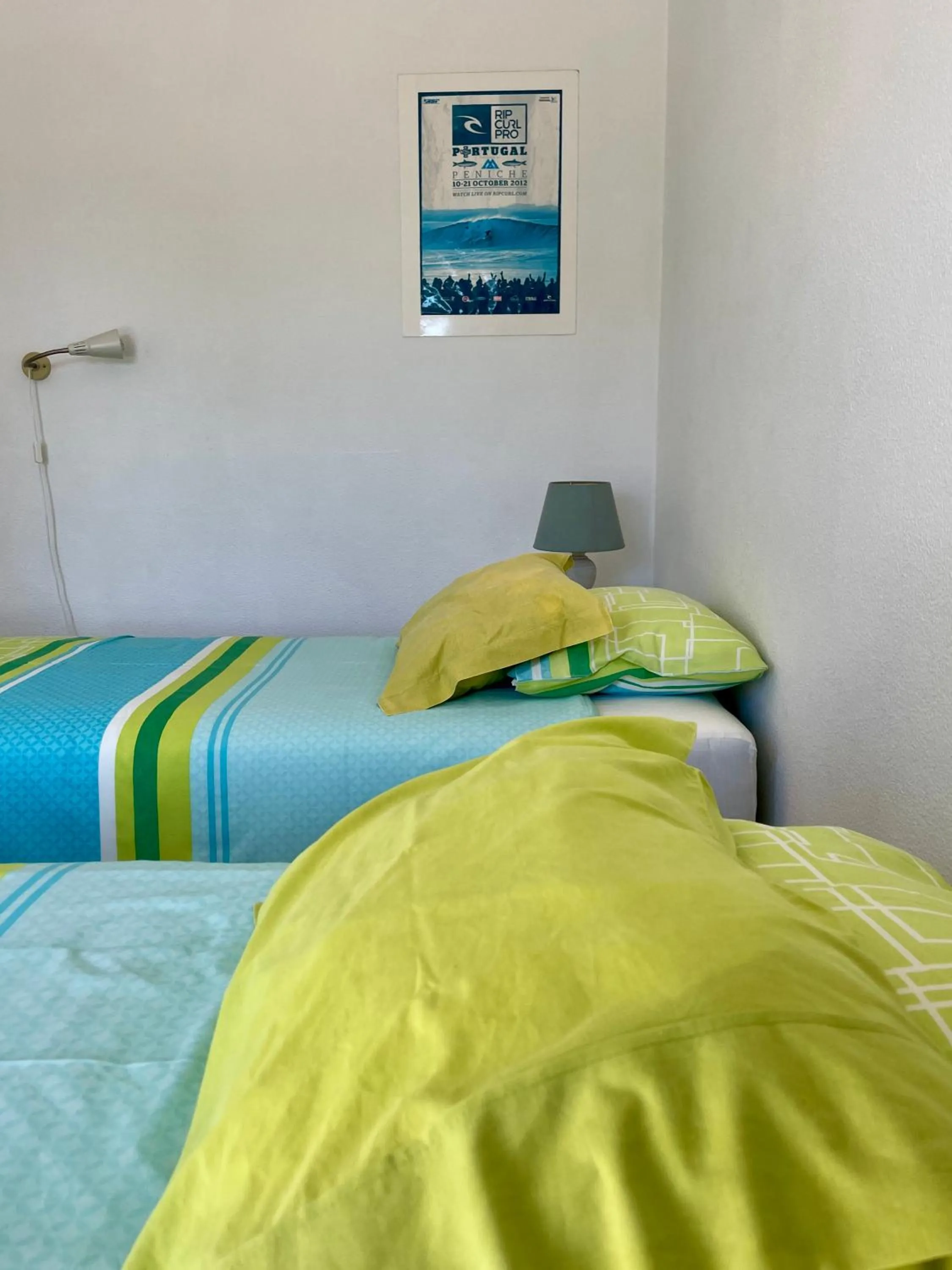 Bed in Native Surfhouse