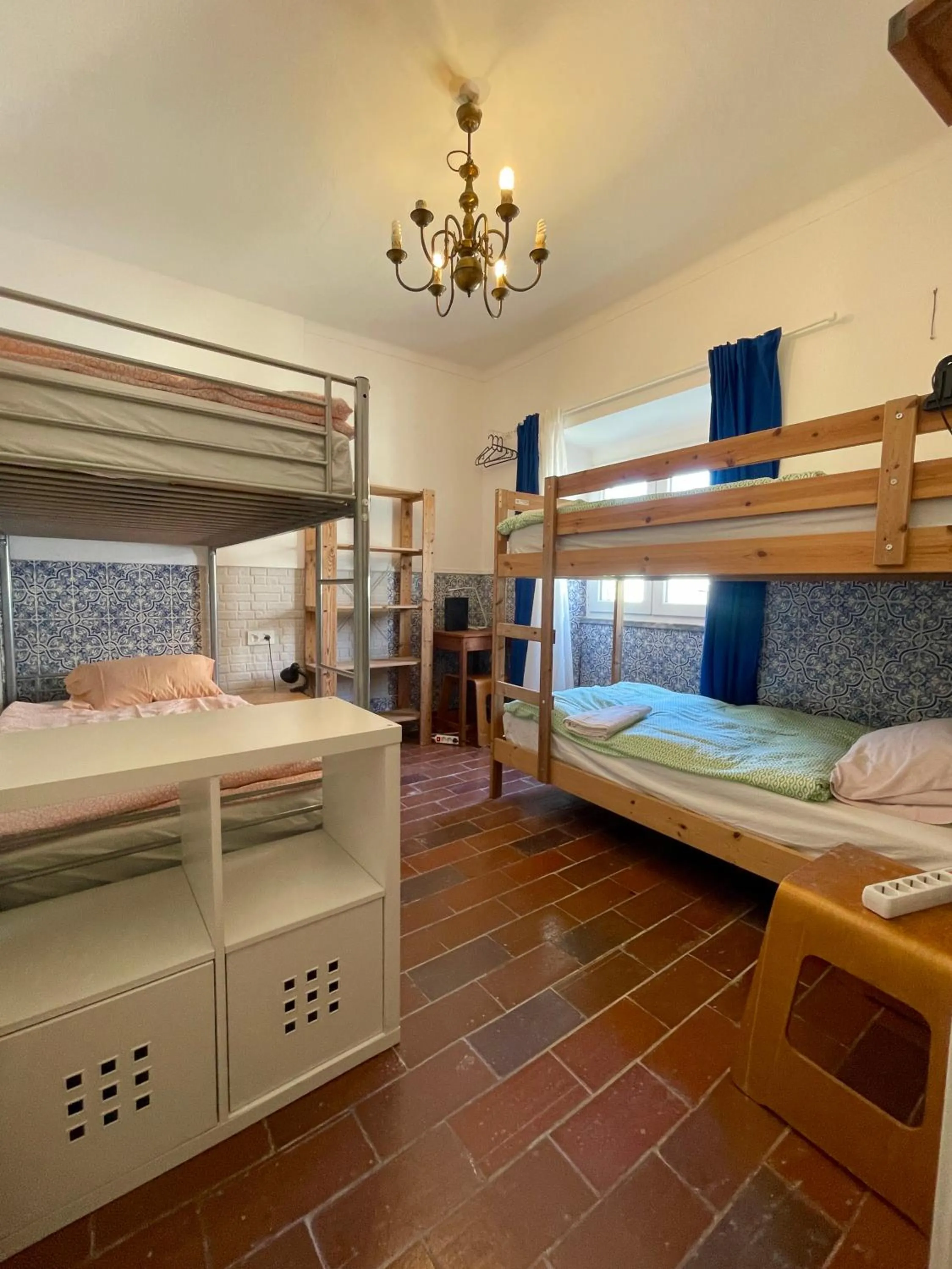 Bed in Native Surfhouse